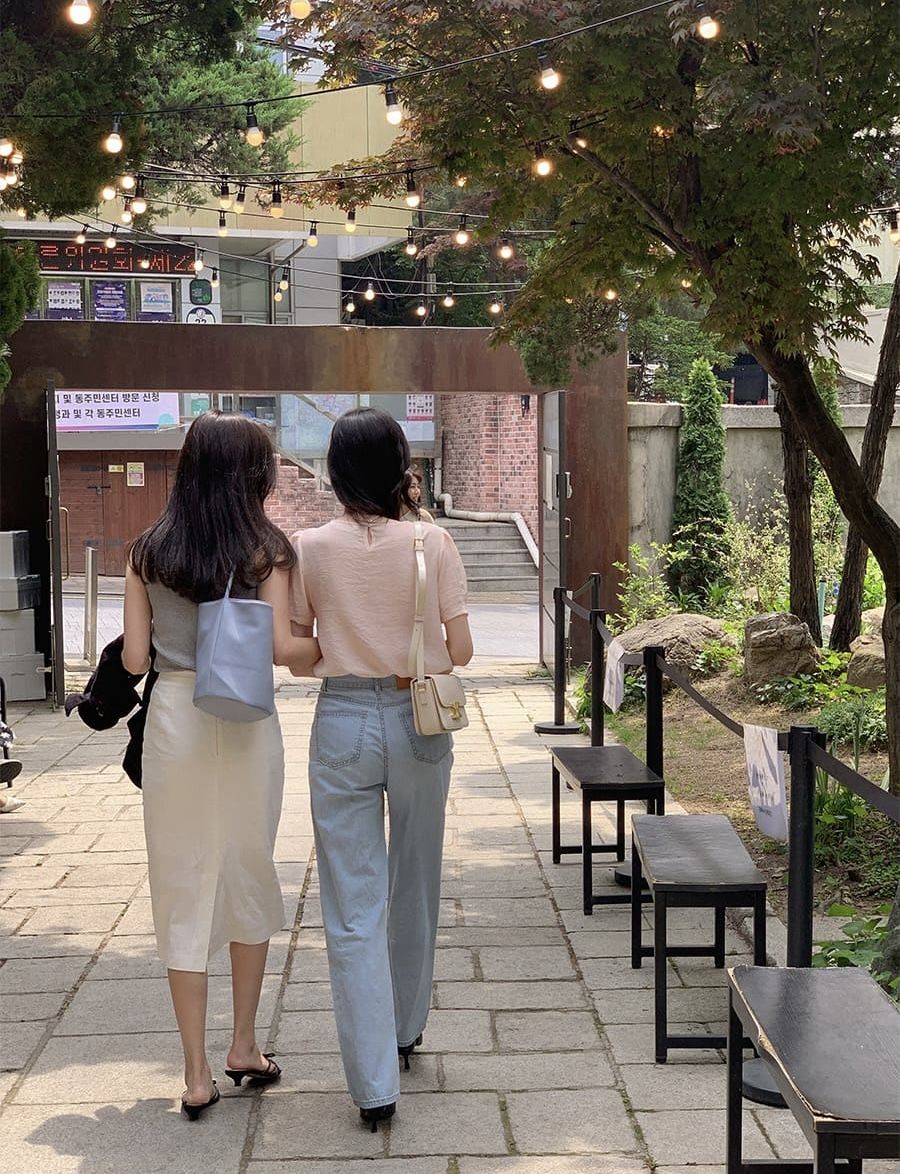 2 người bạn c&ugrave;ng đi l&agrave;m, thu nhập như nhau: 1 người mua v&agrave;ng - 1 người kh&ocirc;ng, 10 năm sau mới thấy sự kh&aacute;c biệt- Ảnh 3.