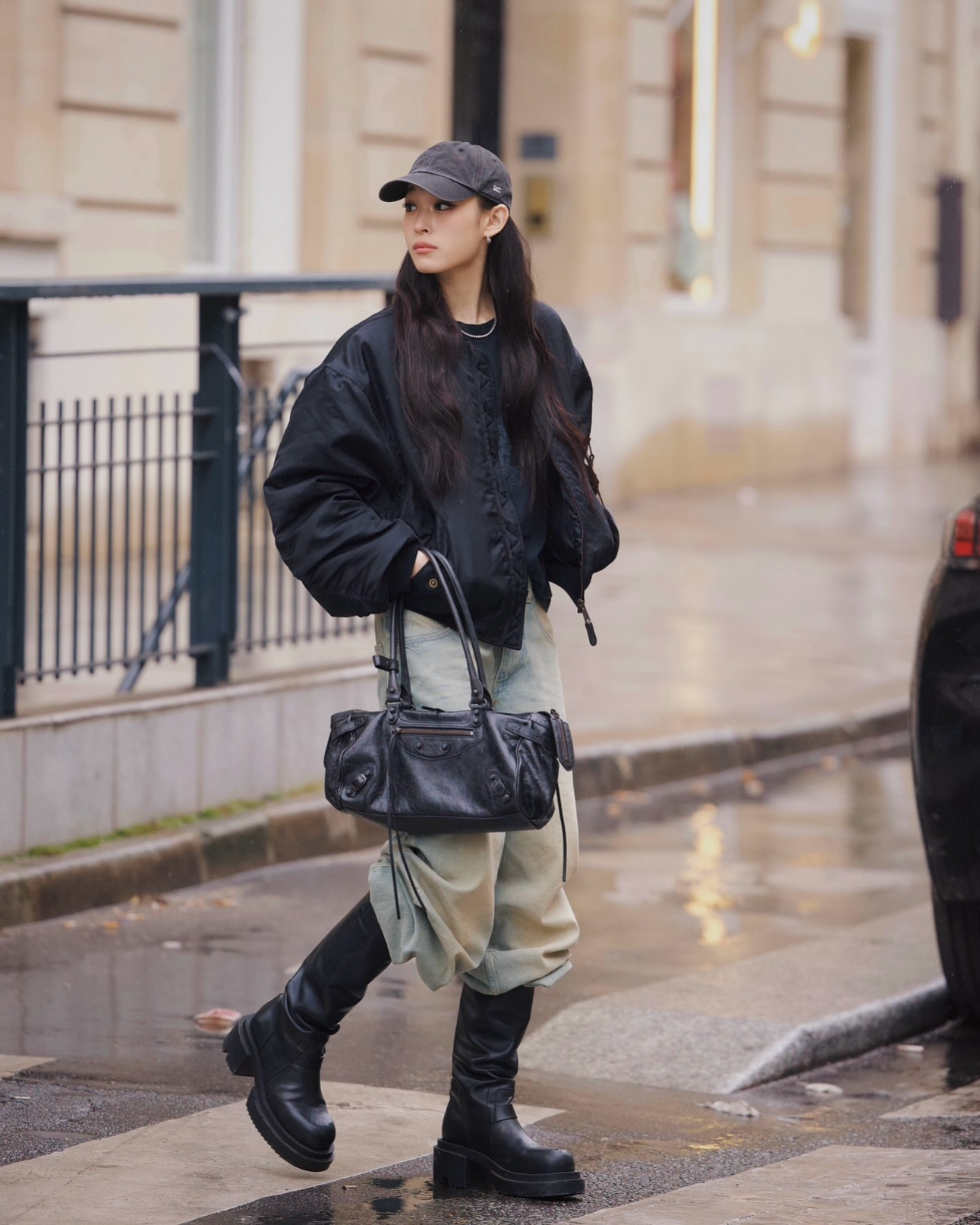 2026, d&aacute;ng t&uacute;i n&agrave;y sẽ hiện diện khắp nơi: Jennie đẩy Chanel hot nhất trend, giờ th&igrave; brand n&agrave;o cũng c&oacute;- Ảnh 7.