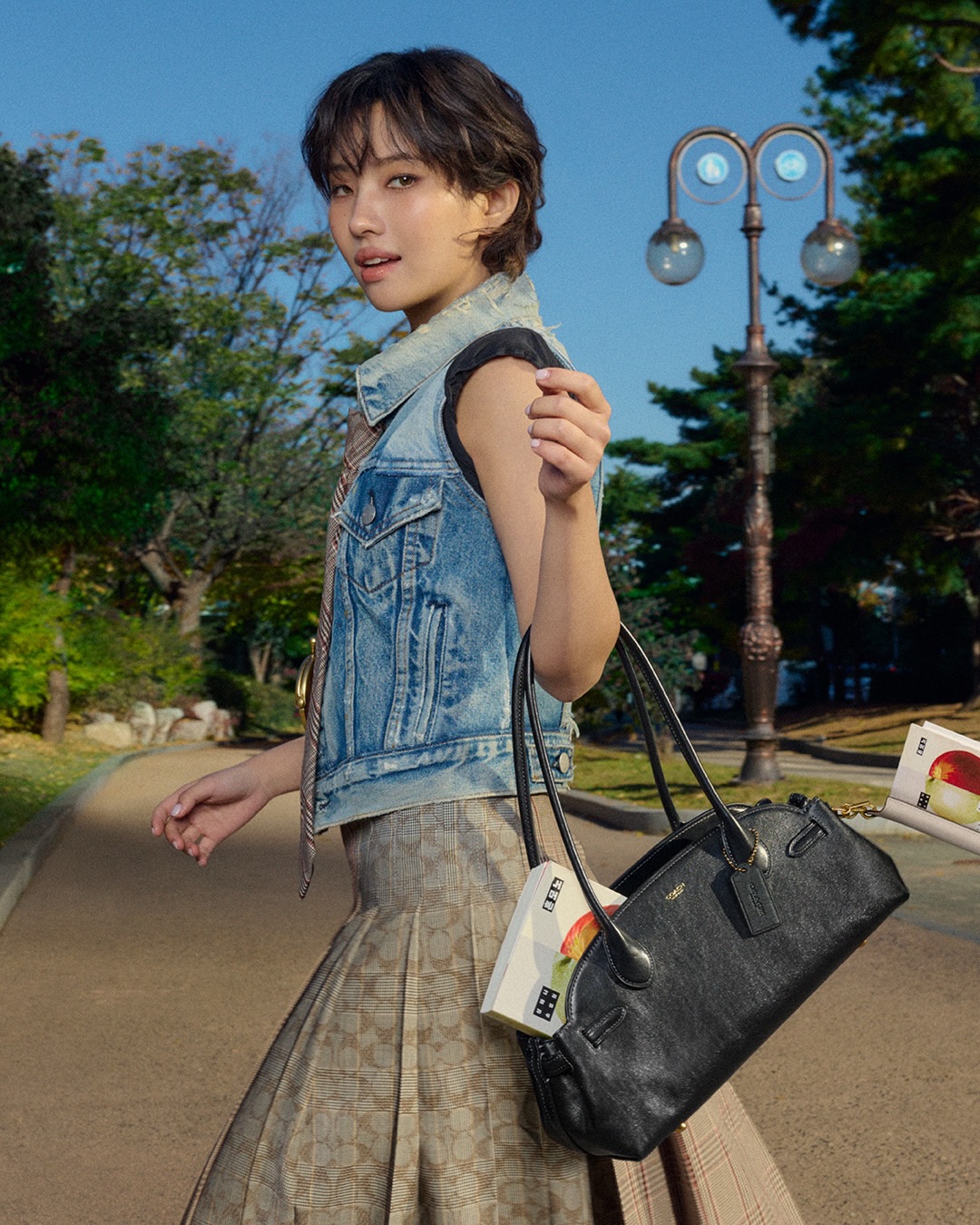 2026, d&aacute;ng t&uacute;i n&agrave;y sẽ hiện diện khắp nơi: Jennie đẩy Chanel hot nhất trend, giờ th&igrave; brand n&agrave;o cũng c&oacute;- Ảnh 5.