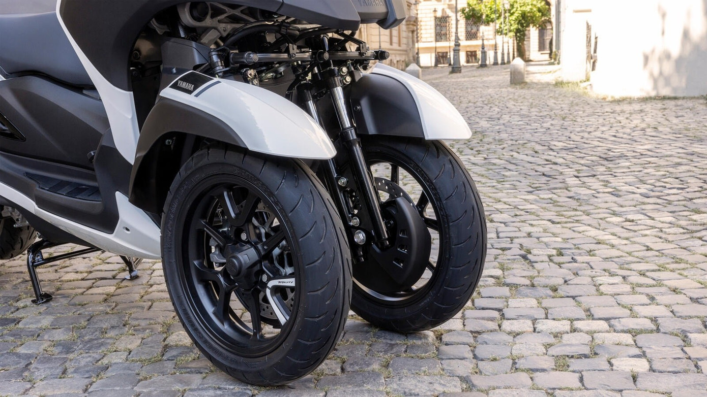 Yamaha tr&igrave;nh l&agrave;ng xe m&aacute;y 3 b&aacute;nh c&oacute; t&uacute;i kh&iacute;- Ảnh 7.