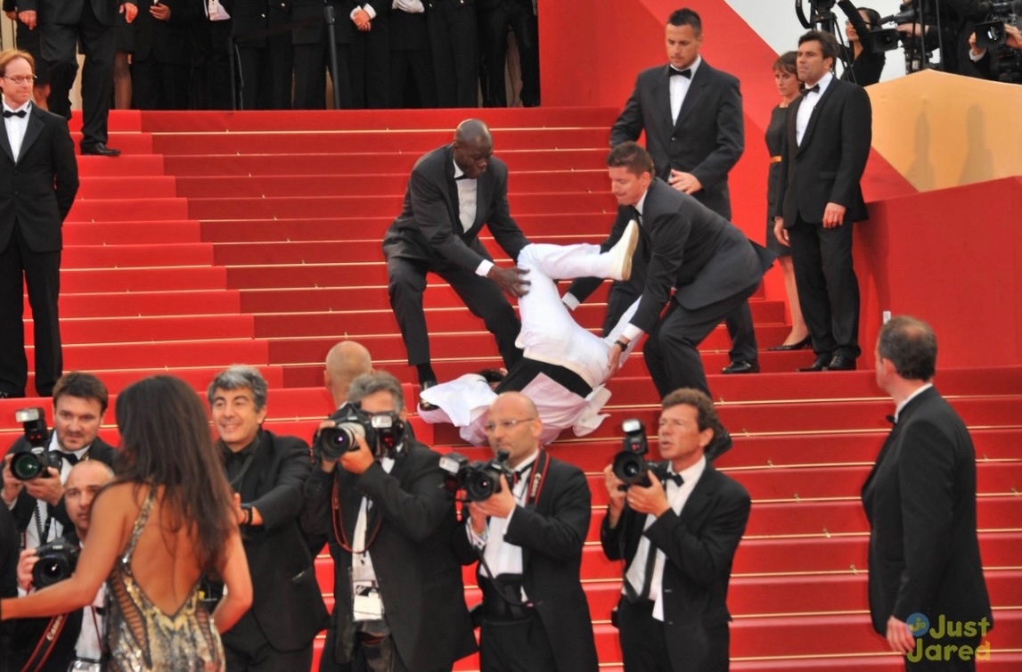 Rần rần khoảnh khắc Timoth&eacute;e Chalamet t&eacute; lộn cổ tr&ecirc;n thảm đỏ Oscar, thực hư ra sao?- Ảnh 3.