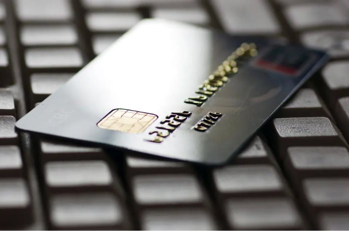 T&agrave;i khoản vừa ph&aacute;t sinh số dư 520 triệu đồng đ&atilde; bị khấu trừ ngay 420 triệu, người chuyển khoản kiện ra t&ograve;a: "Ng&acirc;n h&agrave;ng kh&ocirc;ng c&oacute; quyền trừ nợ"- Ảnh 2.