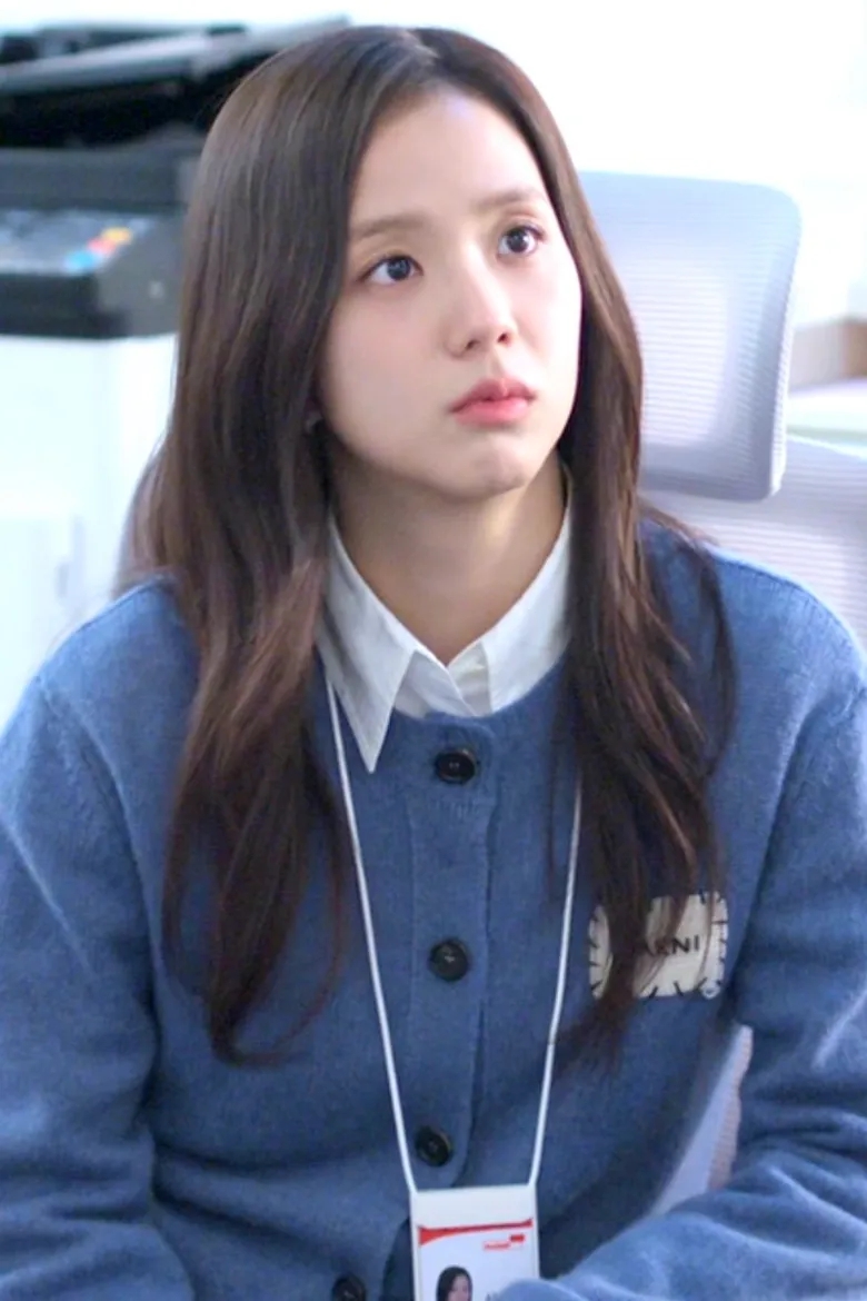 Diễn xuất g&acirc;y tranh c&atilde;i nhưng style phim mới của Jisoo th&igrave; 0 người ch&ecirc;- Ảnh 19.