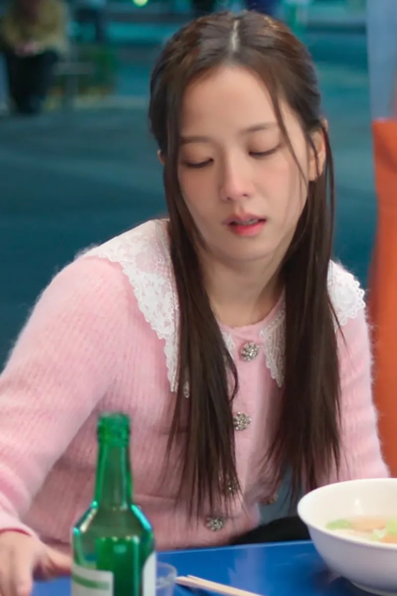 Diễn xuất g&acirc;y tranh c&atilde;i nhưng style phim mới của Jisoo th&igrave; 0 người ch&ecirc;- Ảnh 20.