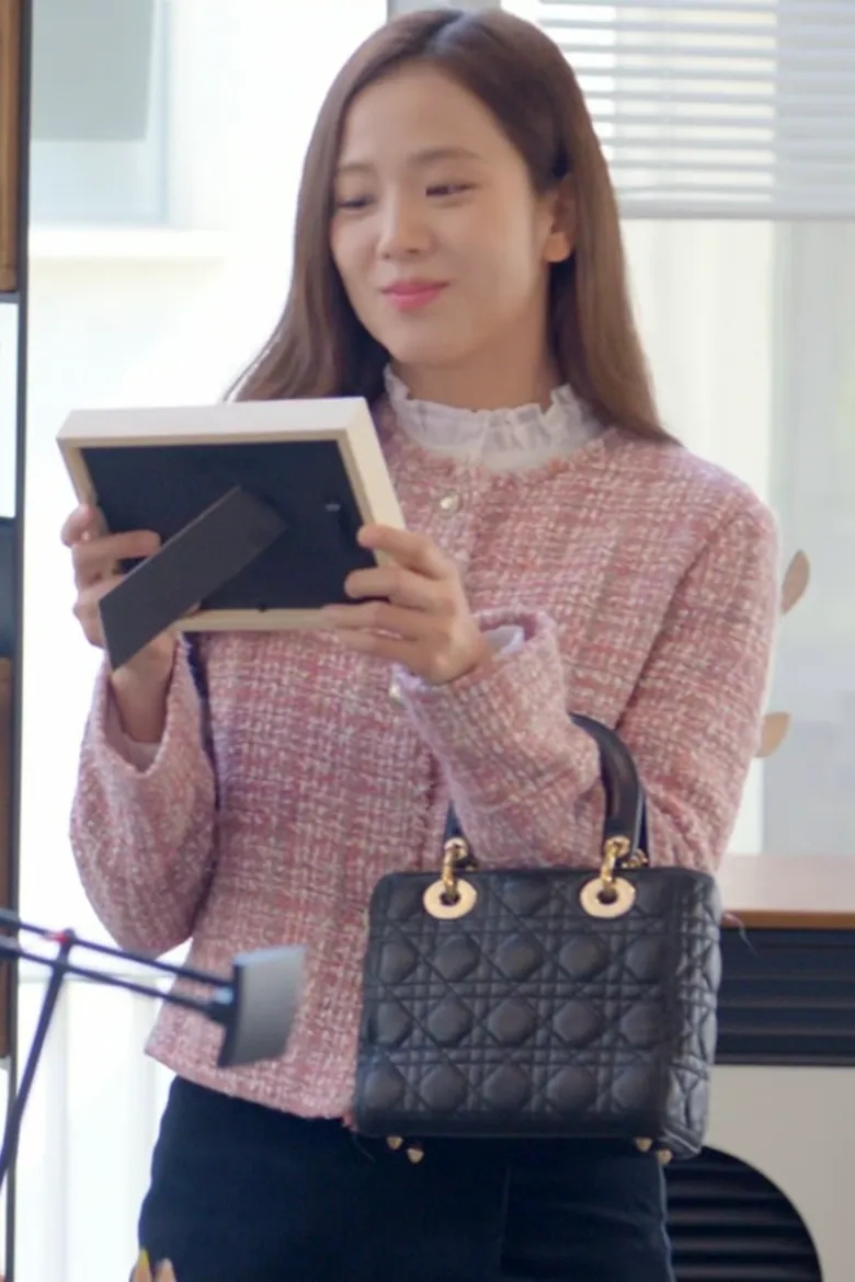 Diễn xuất g&acirc;y tranh c&atilde;i nhưng style phim mới của Jisoo th&igrave; 0 người ch&ecirc;- Ảnh 10.