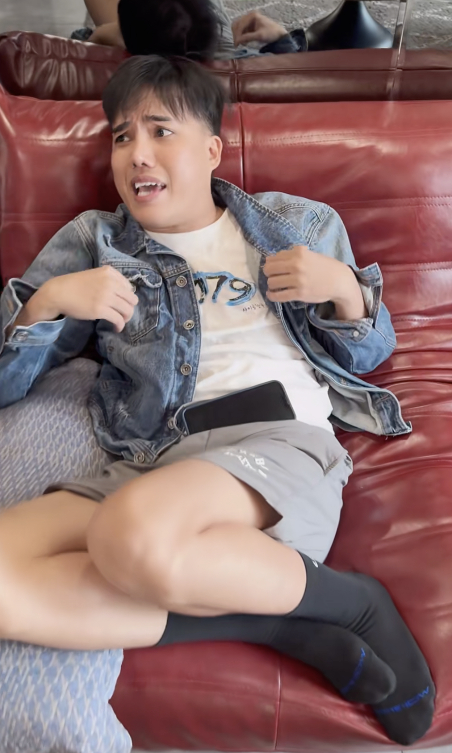 Nam diễn vi&ecirc;n Việt bị trợ l&yacute; trộm gần 400 triệu, 2 năm sau chạm mặt c&ograve;n xảy ra cảnh trớ tr&ecirc;u hơn- Ảnh 3.