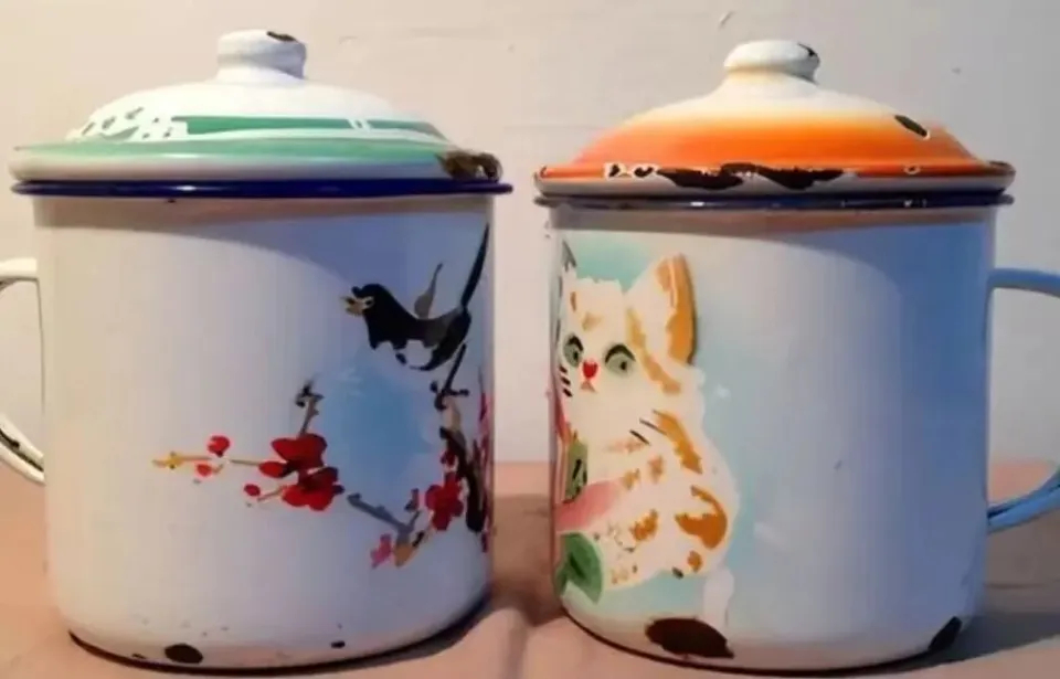 6 loại cốc tuyệt đối KH&Ocirc;NG n&ecirc;n đựng nước n&oacute;ng: Uống "nước ấm cho khỏe" nhưng coi chừng biến th&agrave;nh&hellip; uống độc mỗi ng&agrave;y- Ảnh 1.