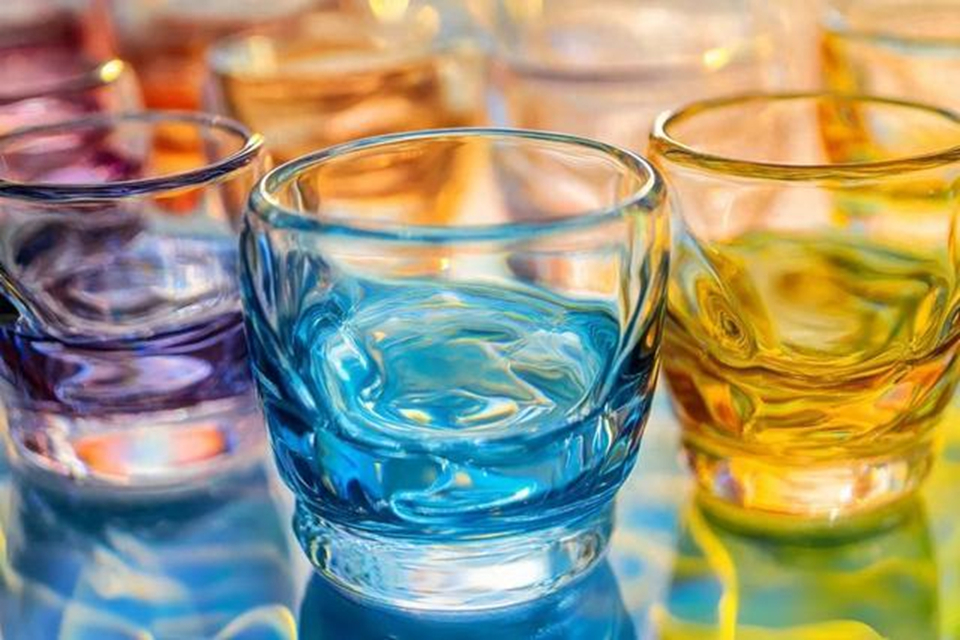 6 loại cốc tuyệt đối KH&Ocirc;NG n&ecirc;n đựng nước n&oacute;ng: Uống "nước ấm cho khỏe" nhưng coi chừng biến th&agrave;nh&hellip; uống độc mỗi ng&agrave;y- Ảnh 3.