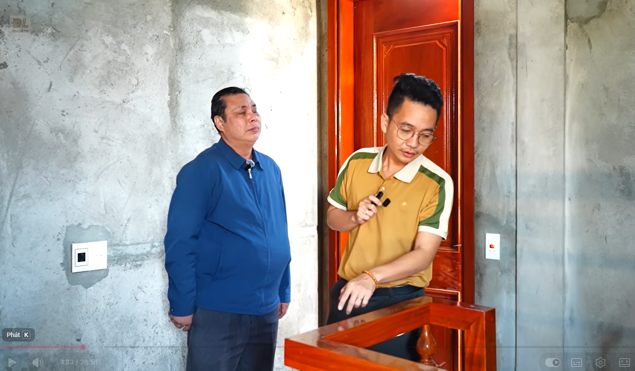 Người đ&agrave;n &ocirc;ng m&ugrave; b&aacute;n tăm b&ocirc;ng dạo suốt 34 năm x&acirc;y nh&agrave; 5 tỷ tặng vợ: H&eacute; lộ thu nhập mỗi ng&agrave;y g&acirc;y cho&aacute;ng- Ảnh 3.