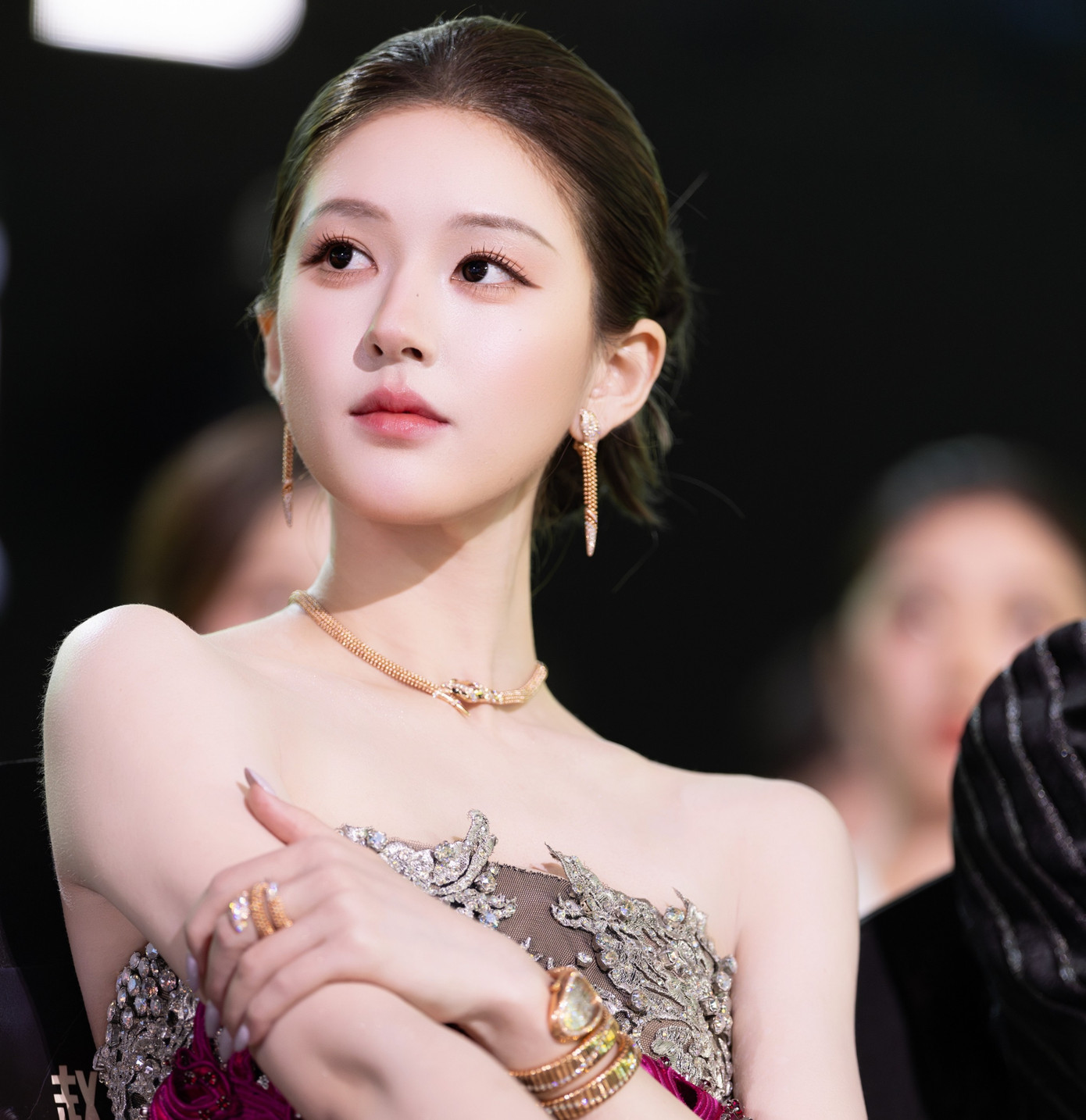 Triệu Lộ Tư như &ldquo;thi&ecirc;n thần hộ mệnh&rdquo; của Taobao Trung Quốc: Diện g&igrave; cũng th&agrave;nh trend, ch&aacute;y h&agrave;ng ph&uacute;t mốt- Ảnh 4.