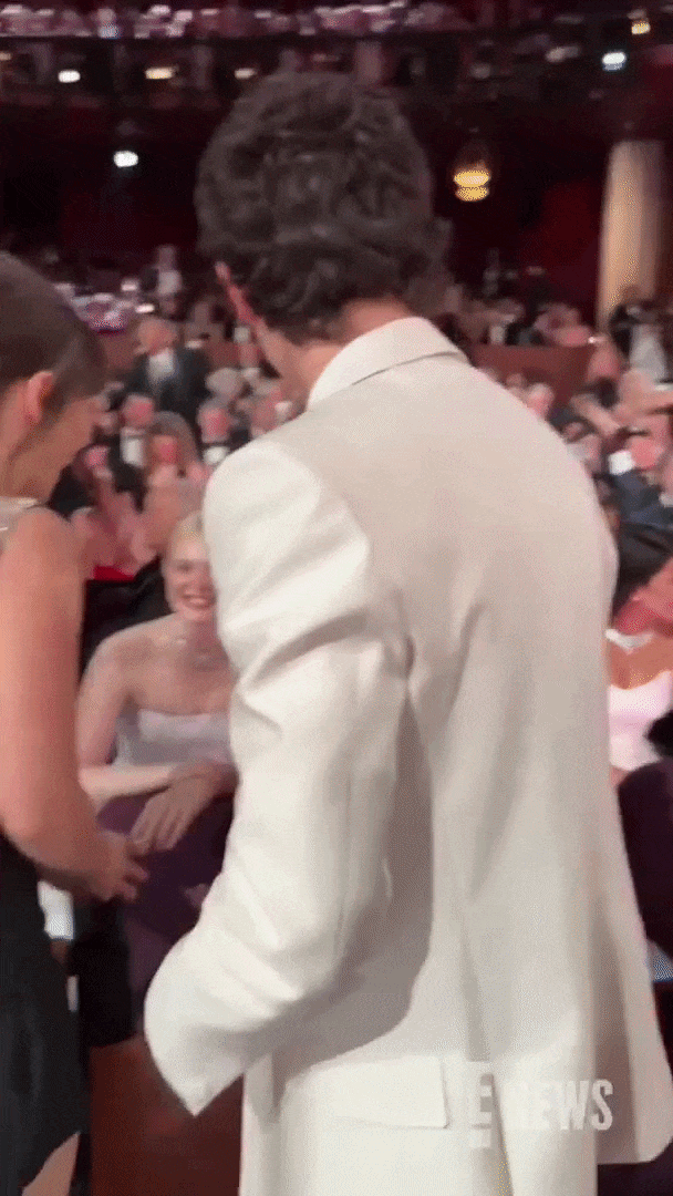 Chị chồng em d&acirc;u bất h&ograve;a nhất Oscar 2026: Chị g&aacute;i Timoth&eacute;e Chalamet gh&eacute;t Kylie Jenner ra mặt, c&ograve;n chẳng th&egrave;m để đối phương v&agrave;o tầm mắt?- Ảnh 1.