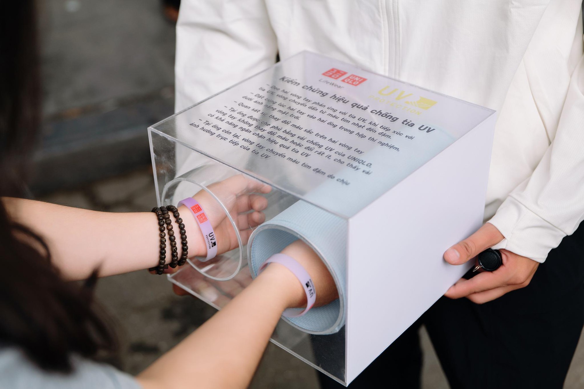 Tạm biệt thời trang &ldquo;Ninja&rdquo; nhờ c&ocirc;ng nghệ chống nắng mỏng nhẹ n&agrave;y- Ảnh 2.