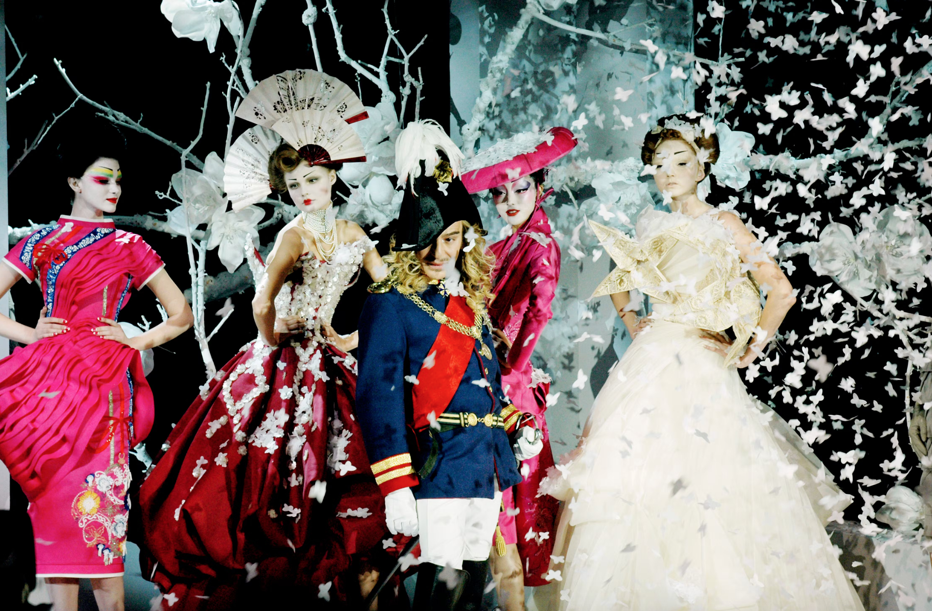 Cựu GĐST Dior collab với Zara: M&agrave;n hợp t&aacute;c bất ngờ c&oacute; khả năng sẽ thay đổi lịch sử thời trang nhanh- Ảnh 4.