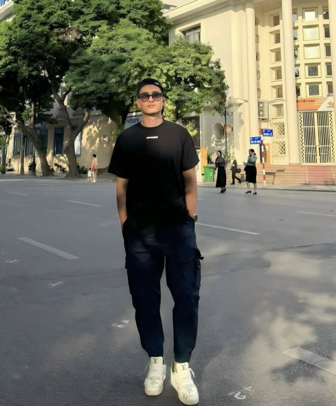 B&ugrave;i Ho&agrave;ng Việt Anh: Trai đẹp 8 m&uacute;i ĐT Việt Nam visual s&aacute;ng bừng, 27 tuổi sở hữu nh&agrave; đẹp xe sang, kinh doanh giỏi- Ảnh 8.