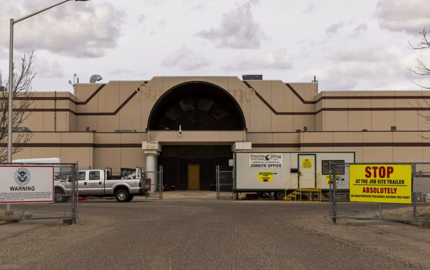 70 thỏi v&agrave;ng trị gi&aacute; 12 triệu USD được cất giấu b&ecirc;n trong một t&ograve;a nh&agrave; thấp tầng: H&eacute; lộ b&iacute; mật kho b&aacute;u khổng lồ v&agrave; lời cảnh b&aacute;o đ&aacute;ng lo ngại cho nền kinh tế- Ảnh 4.