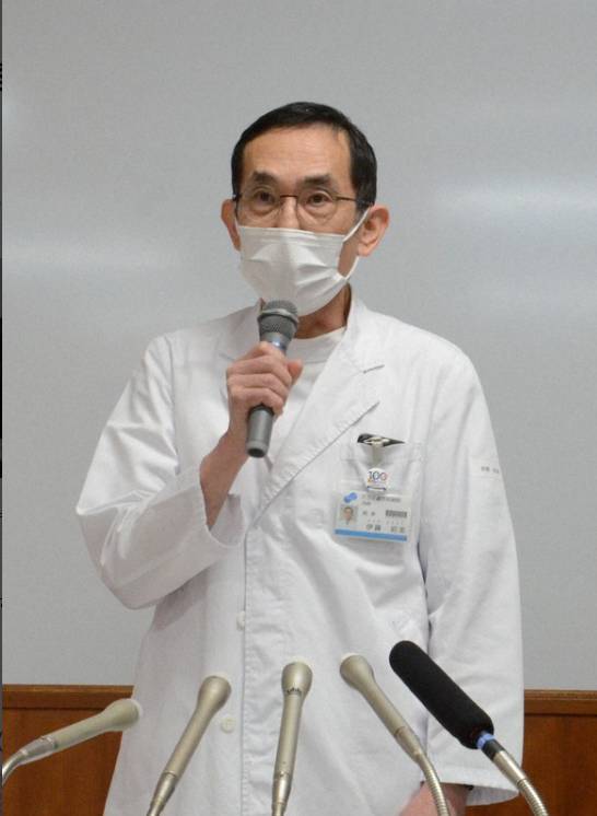 Cụ &ocirc;ng 90 tuổi tử vong do bị ti&ecirc;m nhầm thuốc trợ tim thay v&igrave; giảm đau, đội ngũ y b&aacute;c sĩ c&uacute;i đầu xin lỗi- Ảnh 2.