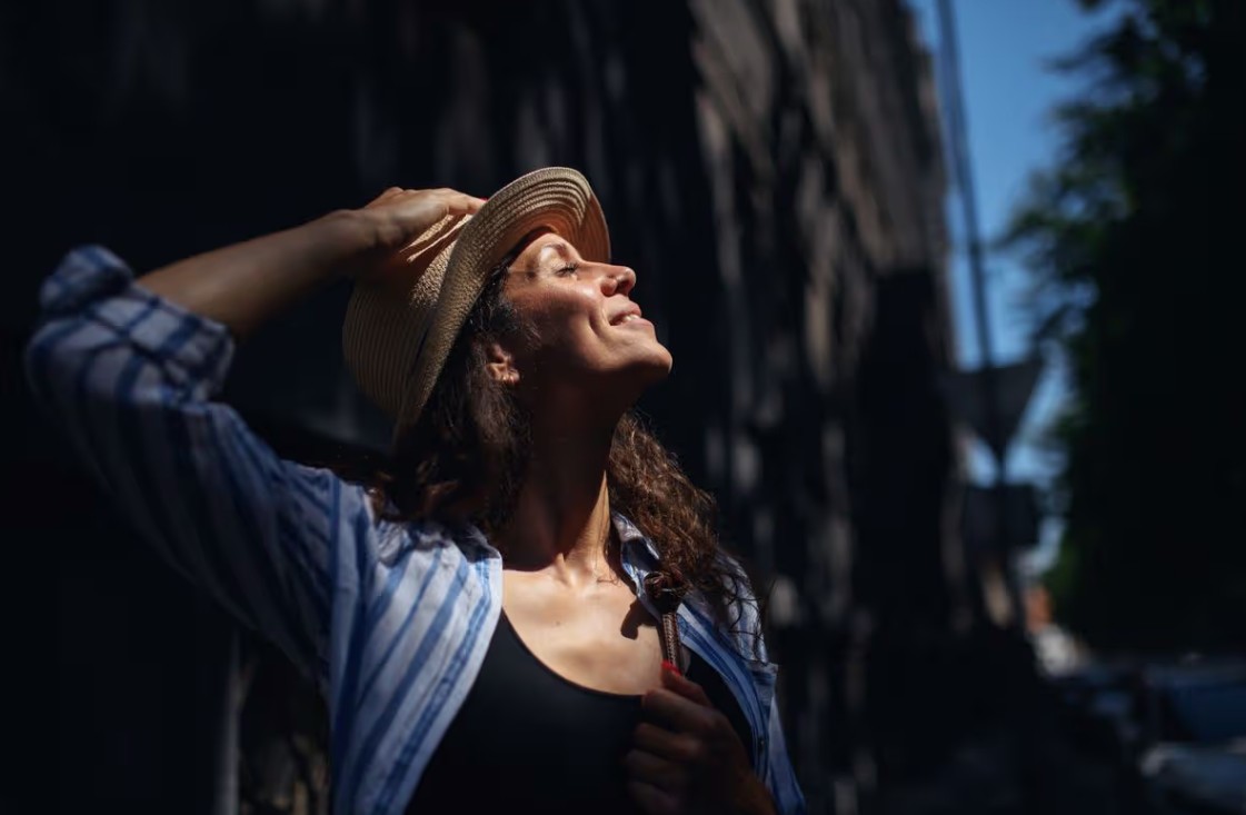 Chuy&ecirc;n gia cảnh b&aacute;o: L&agrave;m qu&aacute; &iacute;t điều n&agrave;y c&oacute; thể nguy hiểm ngang h&uacute;t thuốc- Ảnh 1.