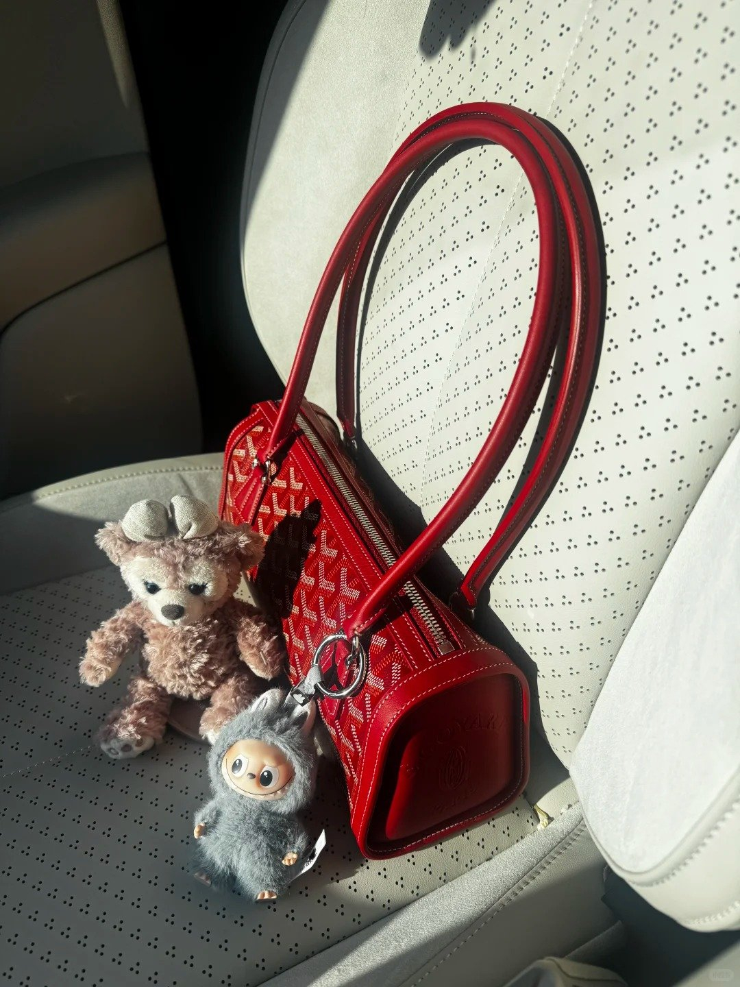 2026, d&aacute;ng t&uacute;i n&agrave;y sẽ hiện diện khắp nơi: Jennie đẩy Chanel hot nhất trend, giờ th&igrave; brand n&agrave;o cũng c&oacute;- Ảnh 12.