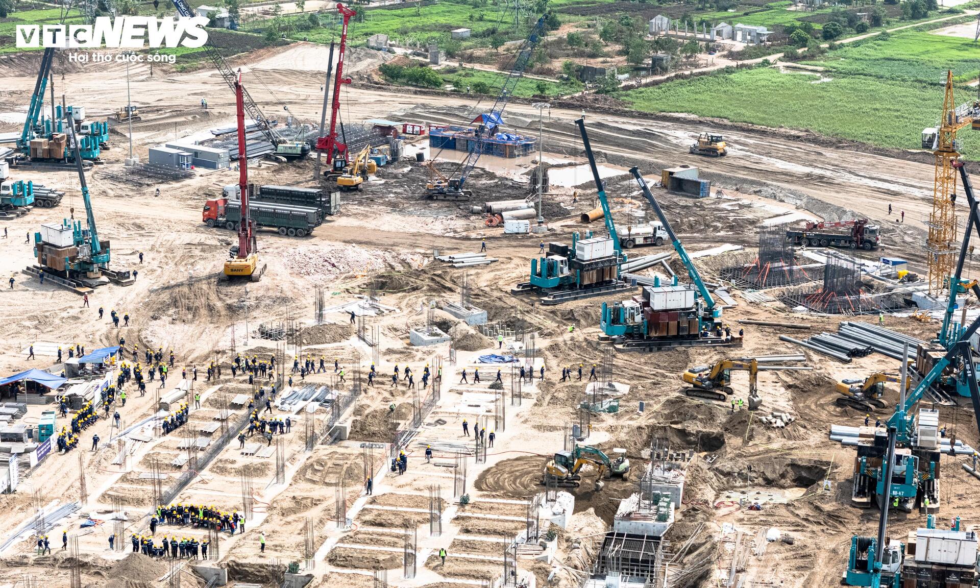 H&igrave;nh h&agrave;i s&acirc;n vận động Trống Đồng lớn nhất thế giới ở ngoại th&agrave;nh H&agrave; Nội- Ảnh 7.