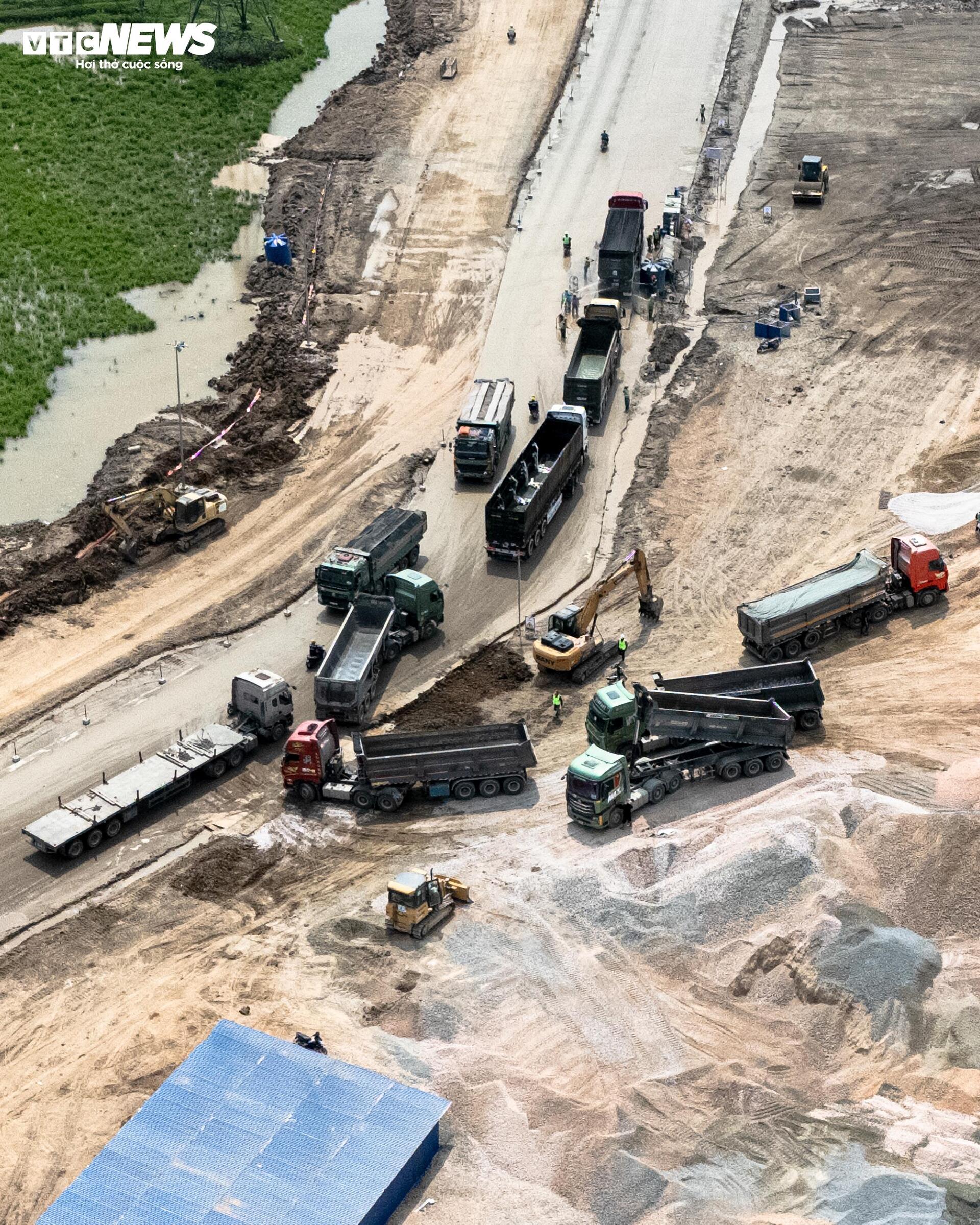 H&igrave;nh h&agrave;i s&acirc;n vận động Trống Đồng lớn nhất thế giới ở ngoại th&agrave;nh H&agrave; Nội- Ảnh 9.