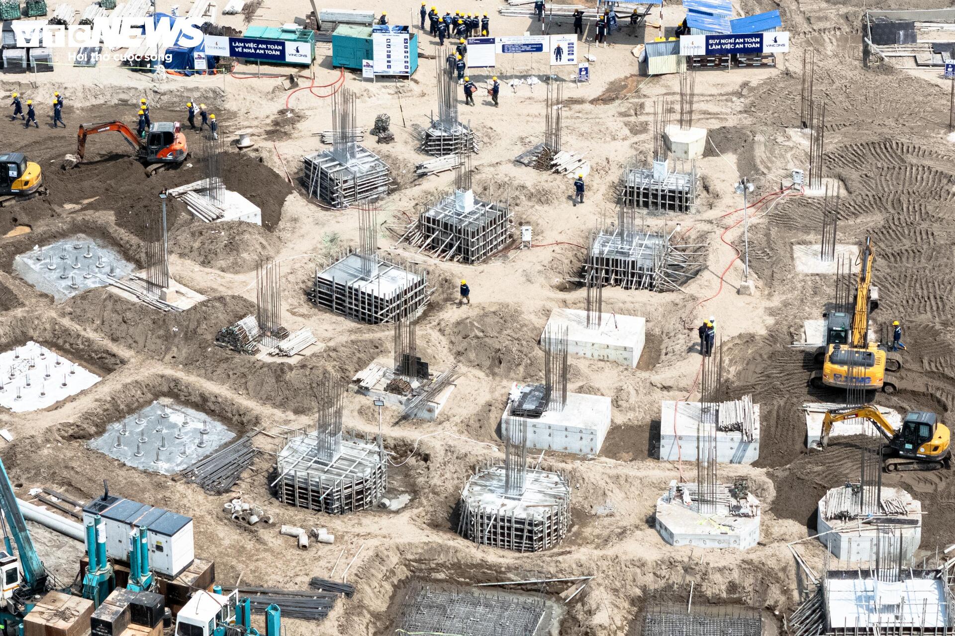 H&igrave;nh h&agrave;i s&acirc;n vận động Trống Đồng lớn nhất thế giới ở ngoại th&agrave;nh H&agrave; Nội- Ảnh 8.