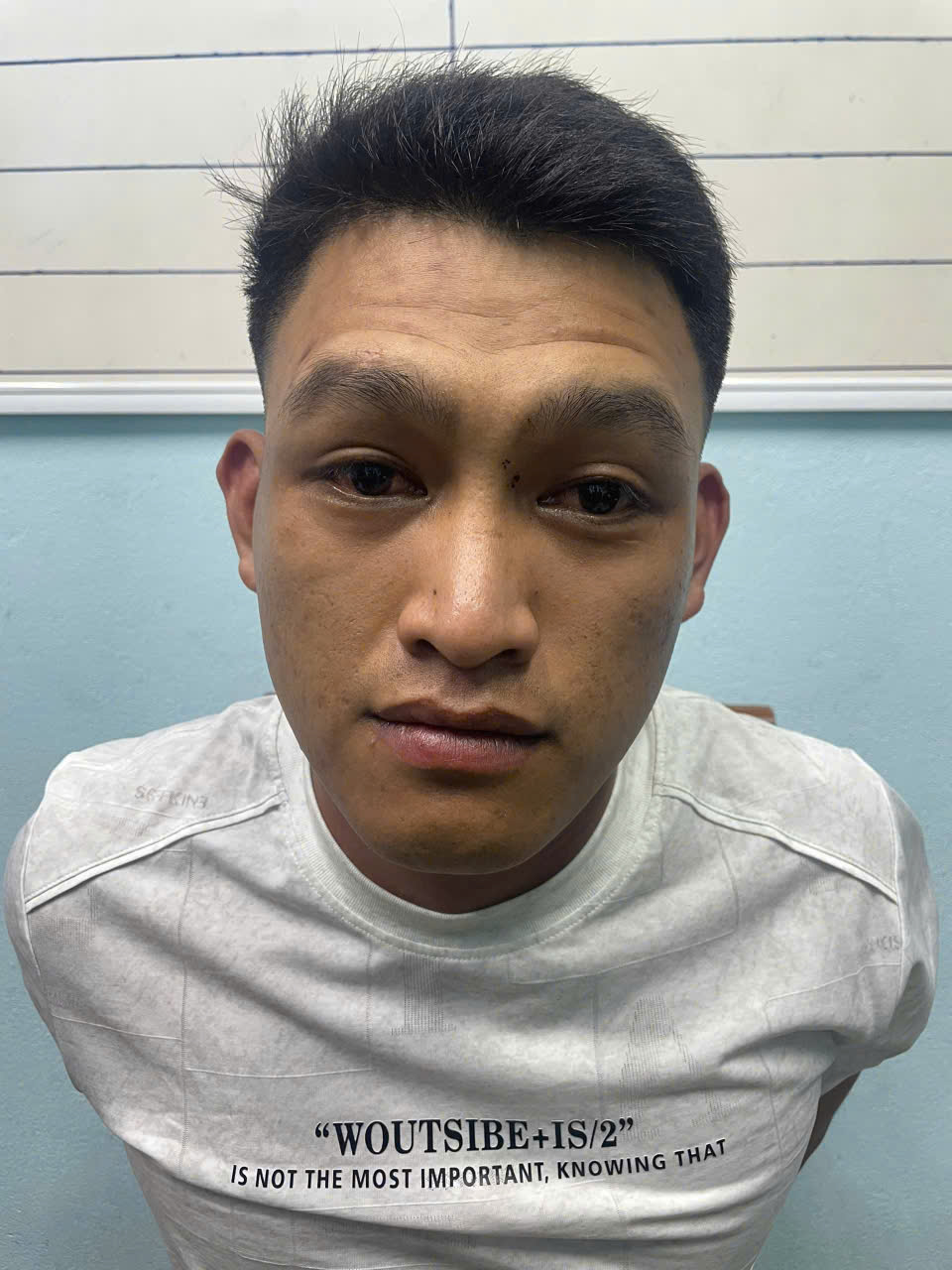 Bắt Nguyễn Đăng Trọng sau khi siết cổ, cướp b&ocirc;ng tai v&agrave;ng của người phụ nữ cắt rau ngo&agrave;i đồng- Ảnh 2.