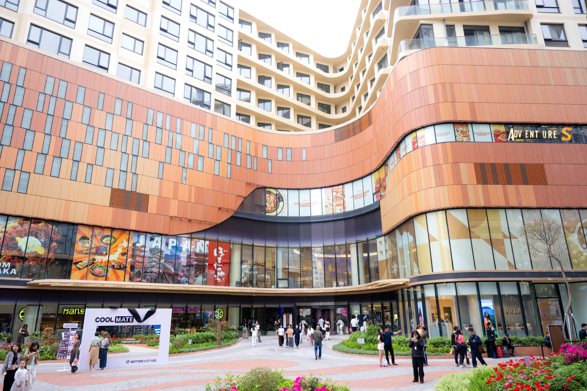 Trực tiếp l&aacute;i xuống hầm xe &ldquo;&aacute;m ảnh&rdquo; nhất H&agrave; Nội l&uacute;c n&agrave;y, liệu c&oacute; đ&aacute;ng sợ như lời đồn?- Ảnh 1.