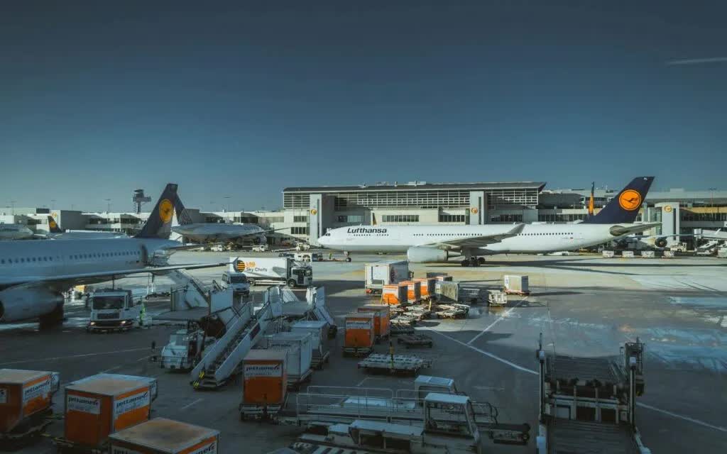 Vụ nổ s&uacute;ng xảy ra gần s&acirc;n bay Frankfurt, Đức (Ảnh: Unsplash) 