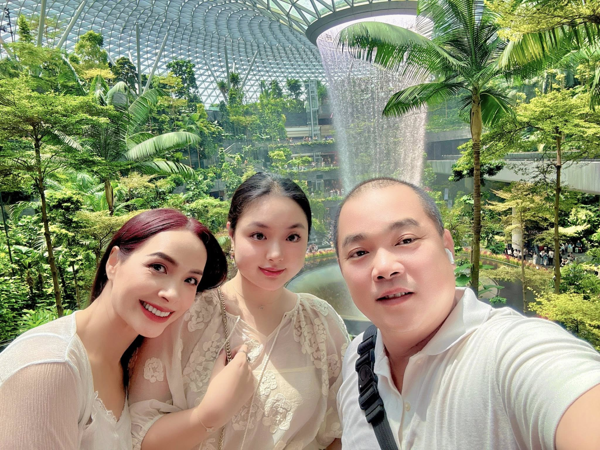 Nhạc sĩ Minh Khang đi chơi golf, du lịch nước ngo&agrave;i li&ecirc;n tục- Ảnh 3.