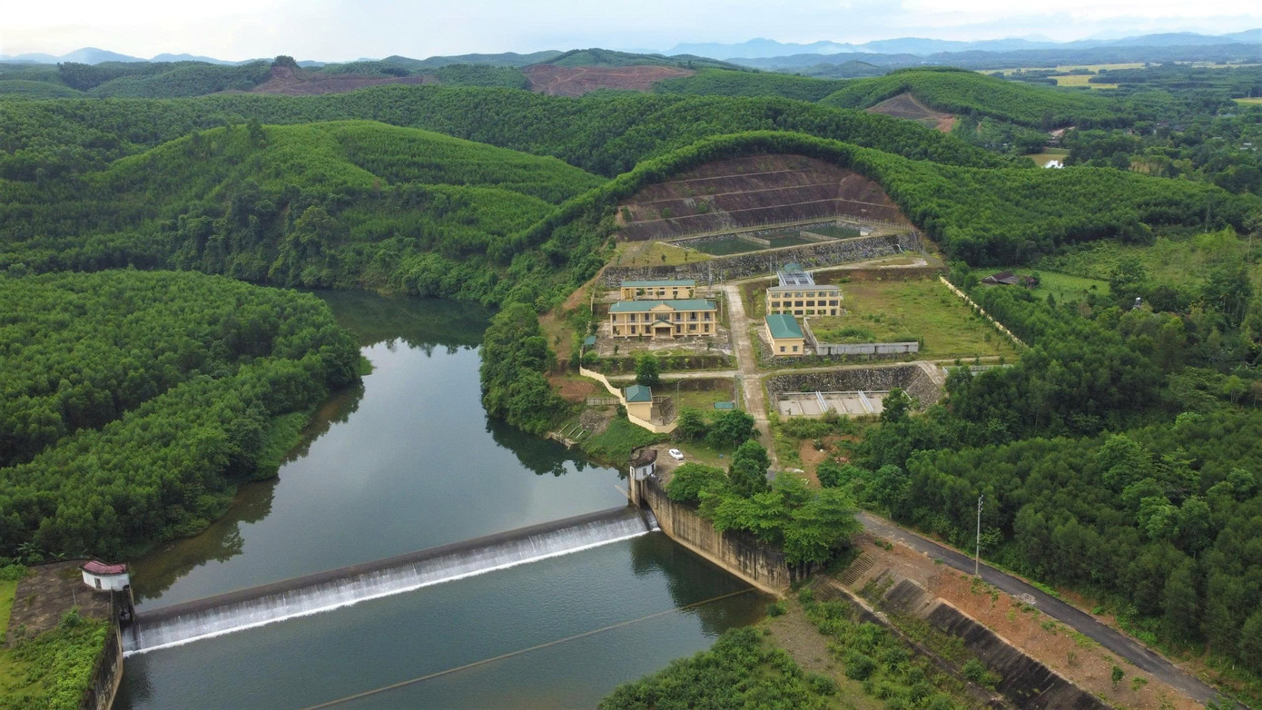 Th&oacute;t tim gi&acirc;y ph&uacute;t cứu nam sinh lớp 8 bị đuối nước- Ảnh 3.