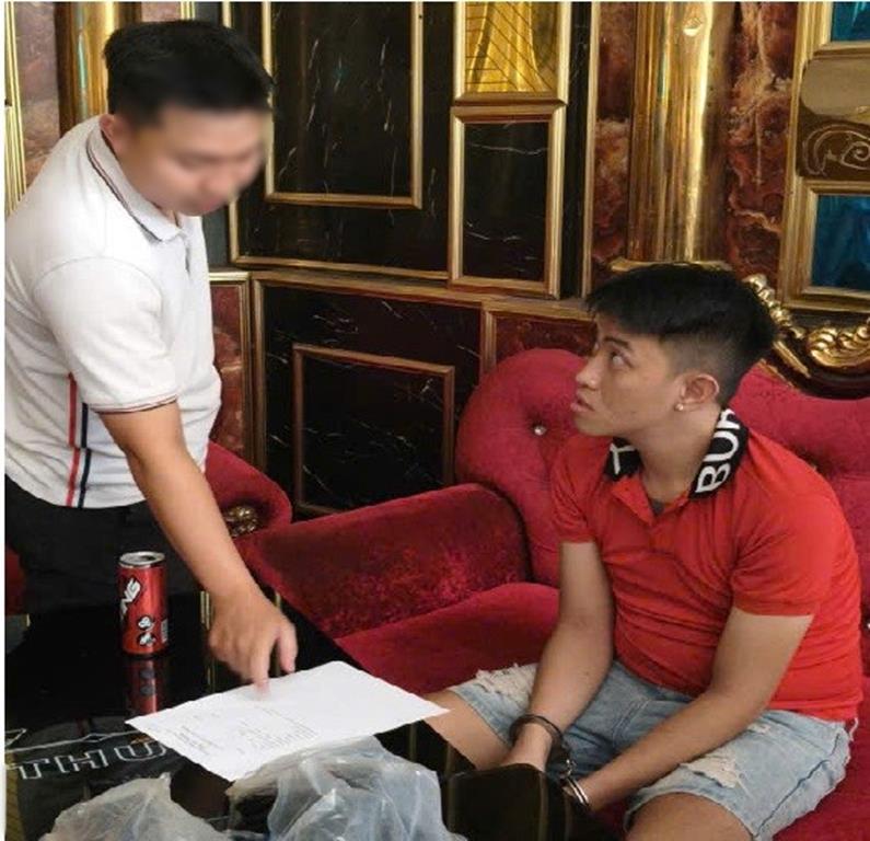 Kh&aacute;m x&eacute;t, bắt giữ Nguyễn Thị Mỹ Dung v&agrave; 4 người đ&agrave;n &ocirc;ng- Ảnh 3.