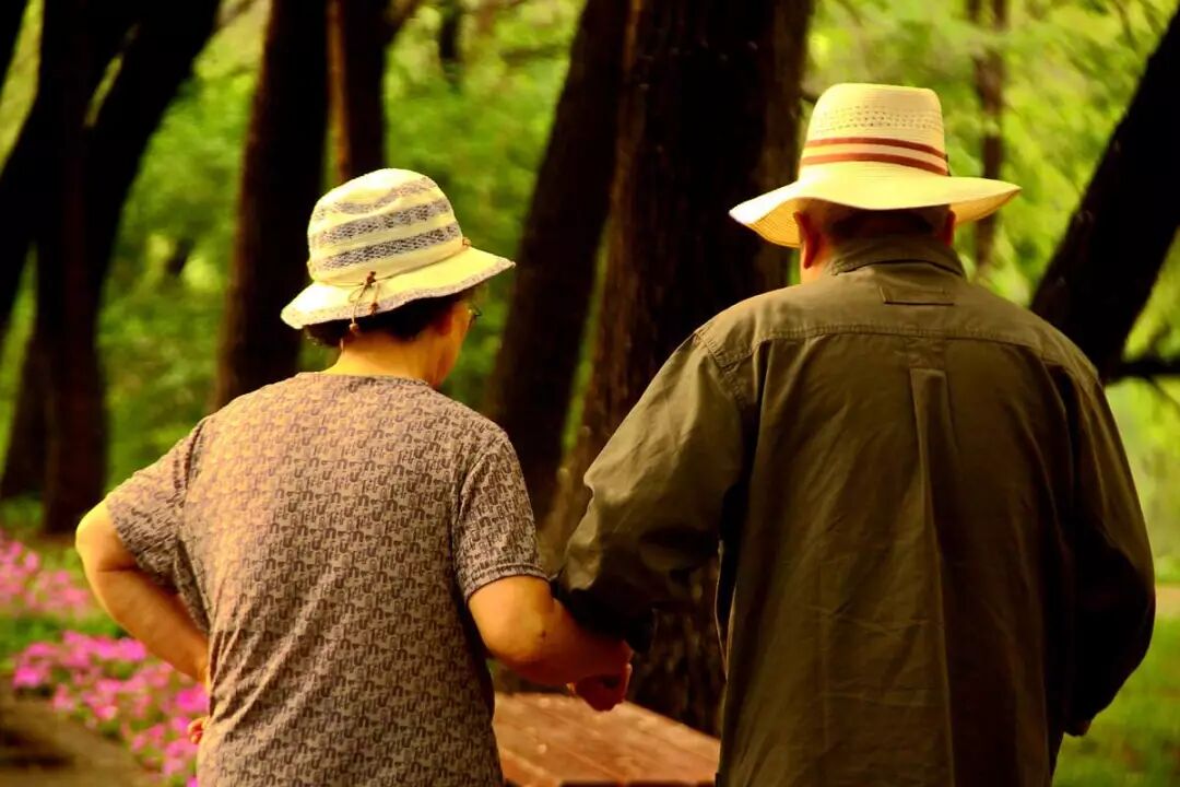 8 năm l&agrave;m gi&uacute;p việc cho người gi&agrave;u, t&ocirc;i ph&aacute;t hiện ra điểm chung &ldquo;đau l&ograve;ng&rdquo; của đời người: Điều đ&aacute;ng sợ nhất l&uacute;c về gi&agrave; kh&ocirc;ng phải l&agrave; ngh&egrave;o- Ảnh 2.