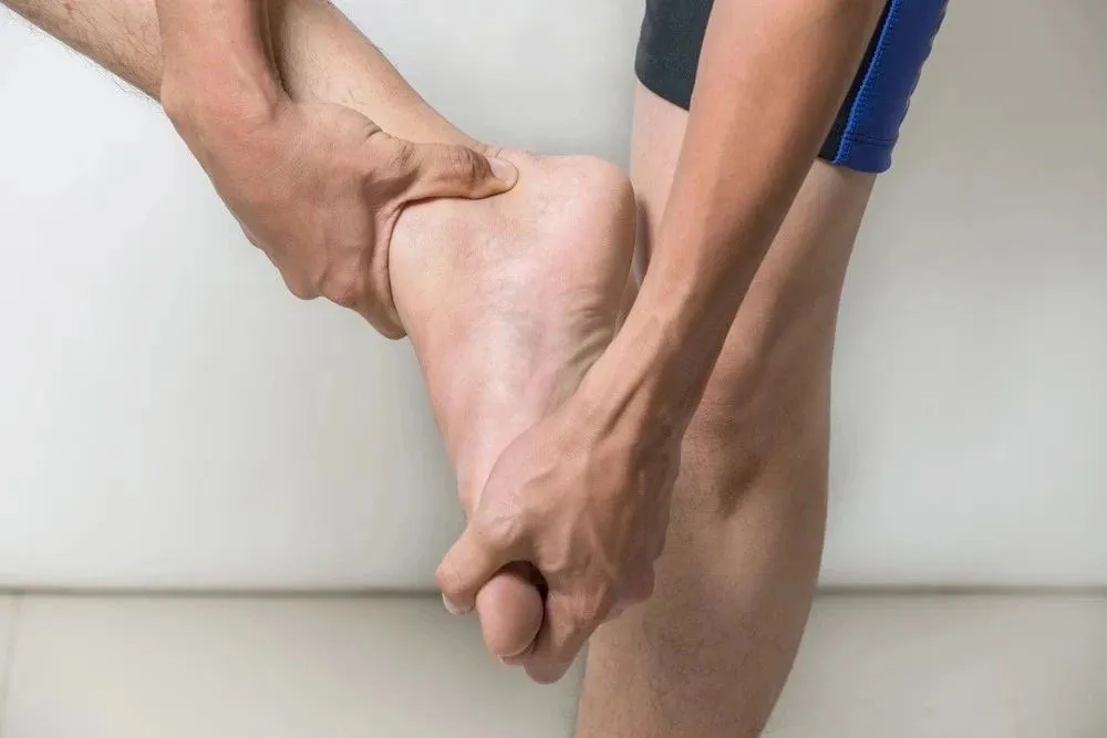 B&aacute;c sĩ nhắc nhở 4 triệu chứng sớm nhất của ung thư gan: Người đ&agrave;n &ocirc;ng đi kh&aacute;m dị ứng da, ph&aacute;t hiện gan sắp&hellip; "hỏng"- Ảnh 1.