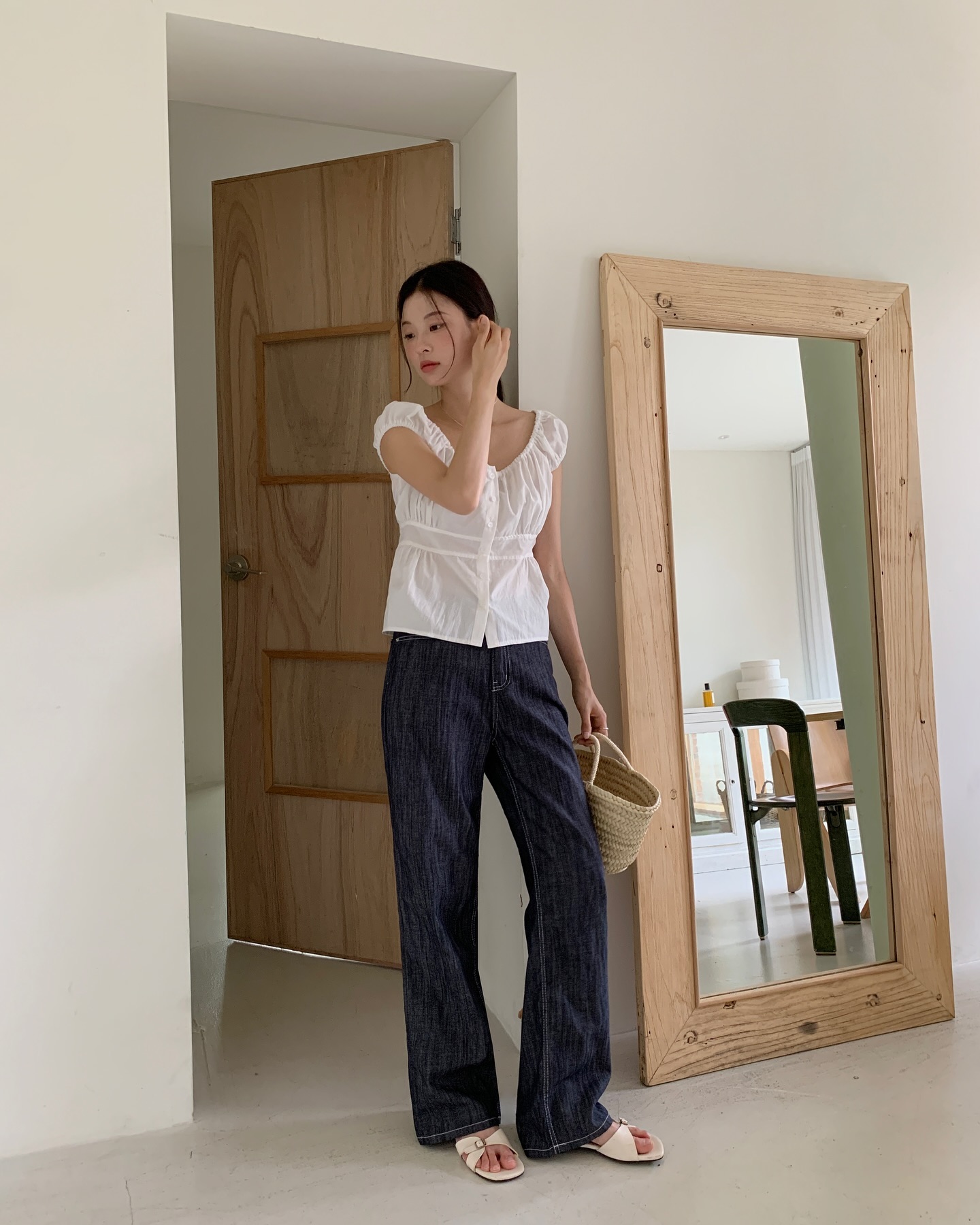 &Ocirc;n lại 4 c&aacute;ch diện quần ống rộng, chị em sẽ mặc đẹp kh&ocirc;ng đối thủ trong m&ugrave;a h&egrave; tới- Ảnh 9.