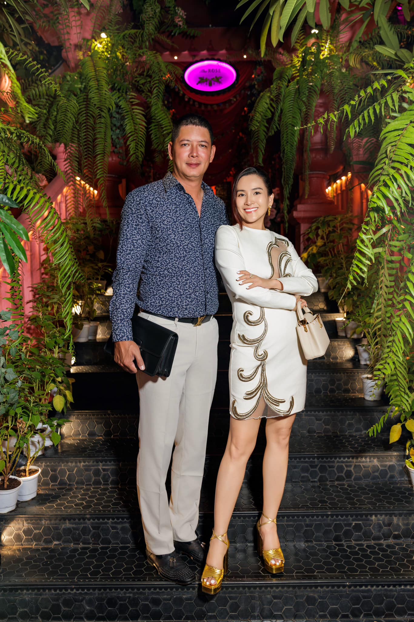 Cuộc sống của nam thần đ&igrave;nh đ&aacute;m một thời v&agrave; vợ đại gia U50 trong cơ ngơi ho&agrave;nh tr&aacute;ng ở TP.HCM- Ảnh 4.