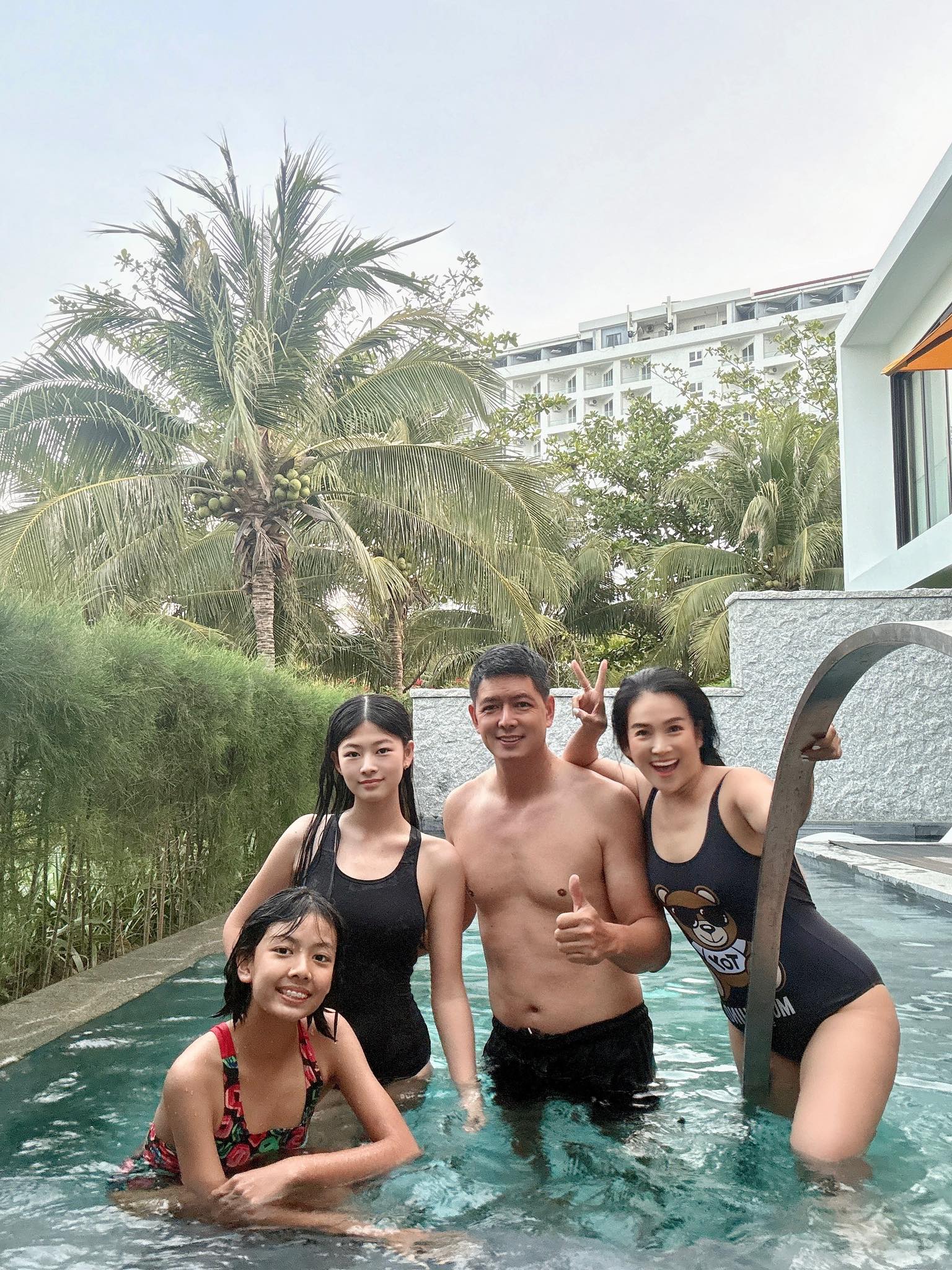 Cuộc sống của nam thần đ&igrave;nh đ&aacute;m một thời v&agrave; vợ đại gia U50 trong cơ ngơi ho&agrave;nh tr&aacute;ng ở TP.HCM- Ảnh 7.