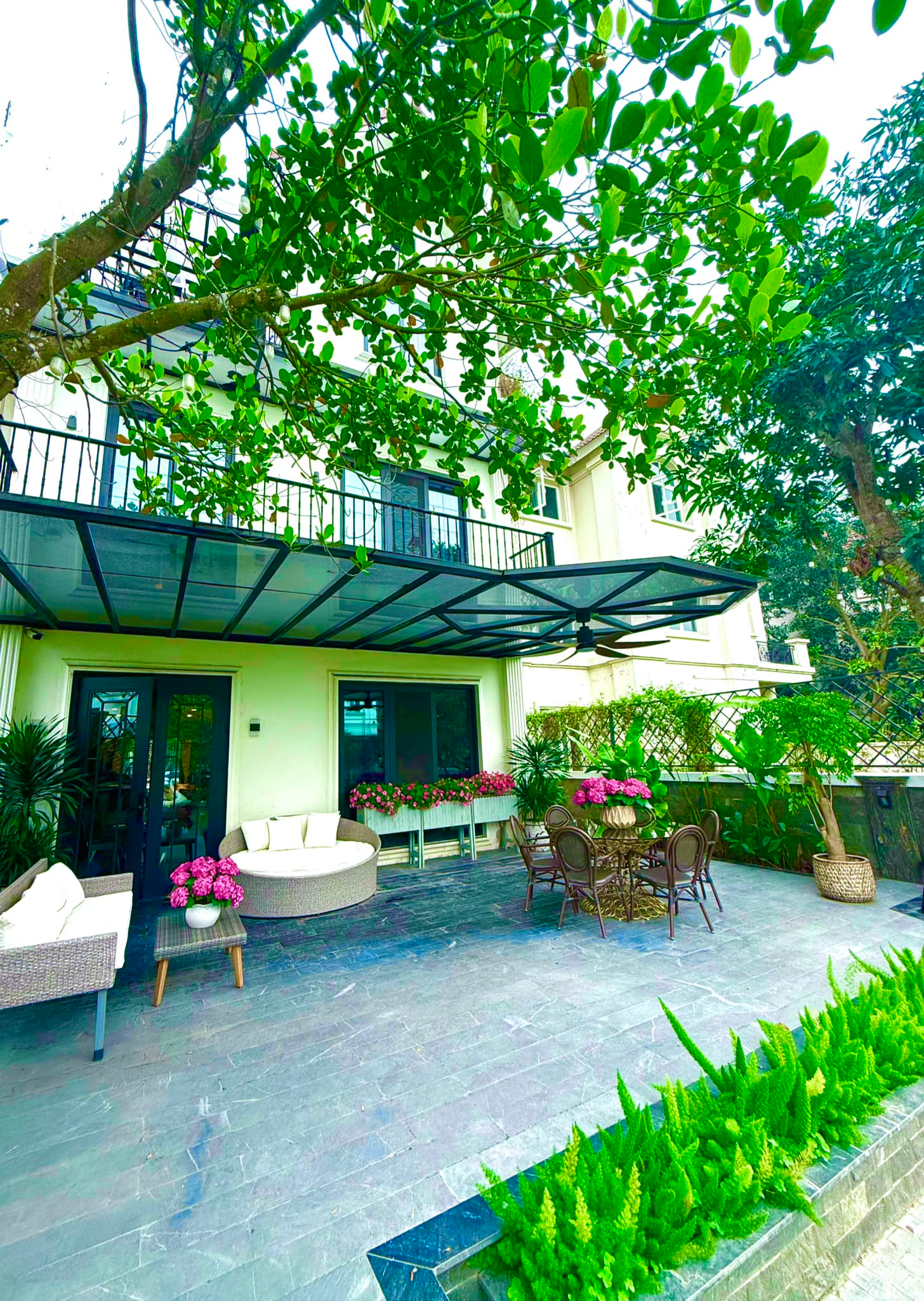 G&oacute;c chưa từng h&eacute; lộ trong biệt thự 60 tỷ của "nữ diễn vi&ecirc;n gi&agrave;u nhất miền Bắc"- Ảnh 9.