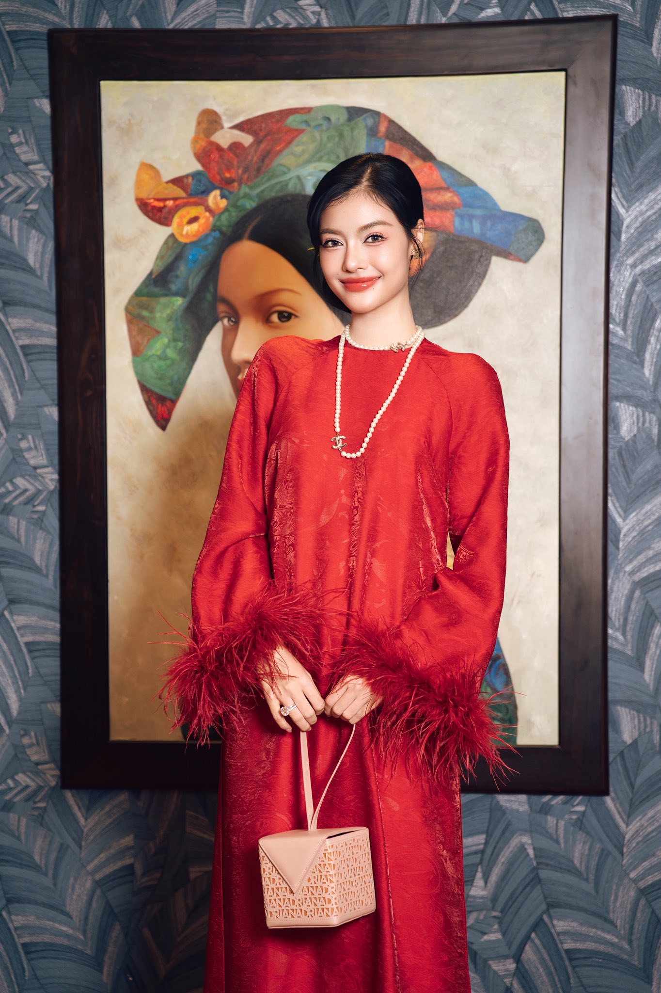 Bức ảnh bị chụp l&eacute;n khiến &Aacute; hậu Lona Kiều Loan lộ b&iacute; mật li&ecirc;n quan đến b&aacute;c sĩ thẩm mỹ- Ảnh 7.