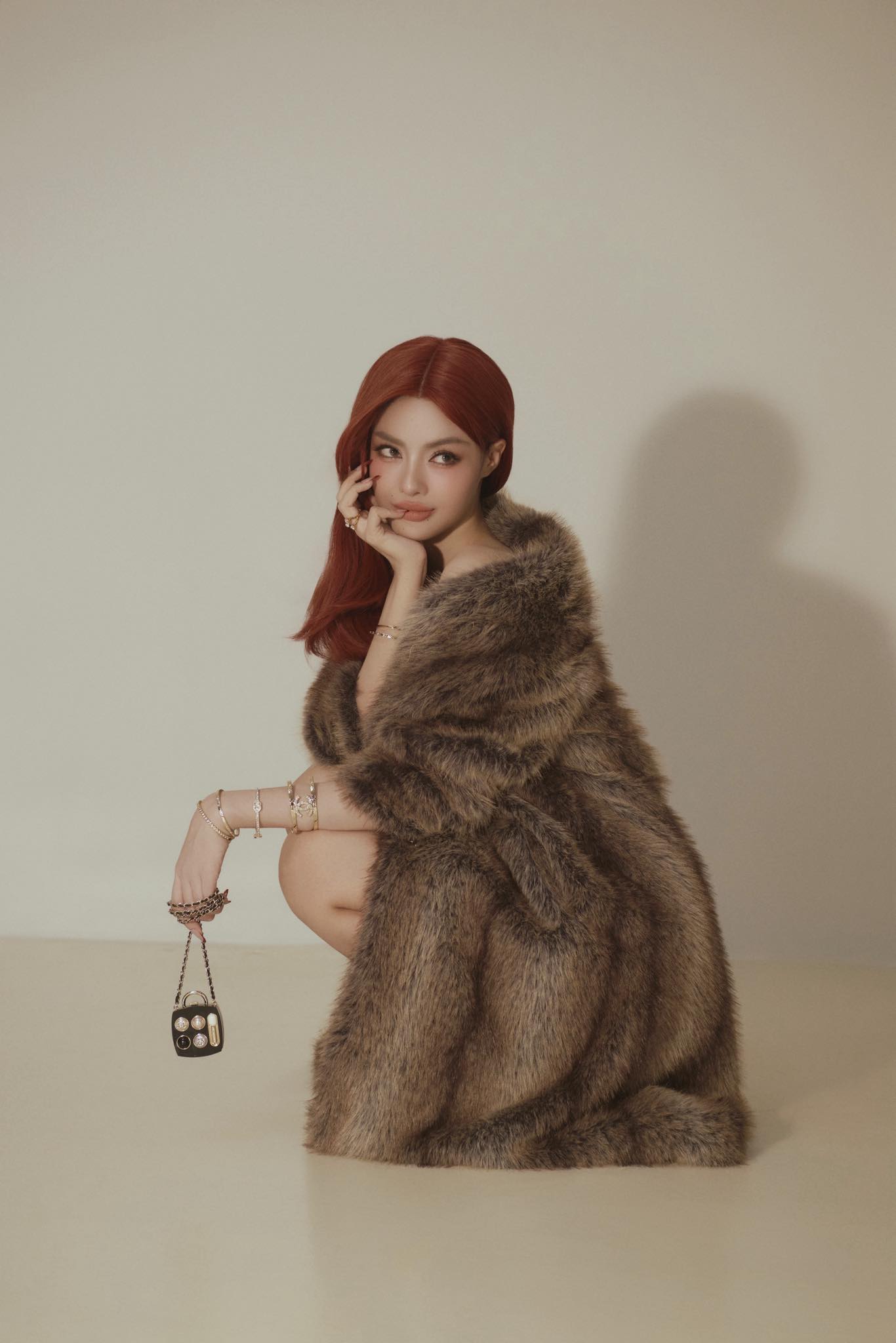 Bức ảnh bị chụp l&eacute;n khiến &Aacute; hậu Lona Kiều Loan lộ b&iacute; mật li&ecirc;n quan đến b&aacute;c sĩ thẩm mỹ- Ảnh 5.