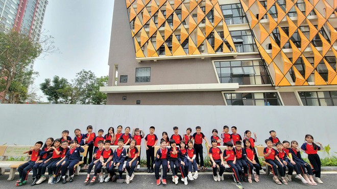 Gi&aacute;o vi&ecirc;n chia sẻ b&ecirc;n trong trường tiểu học "trăm tỷ" ở H&agrave; Nội: Nhiều người kh&ocirc;ng nghĩ l&agrave; trường c&ocirc;ng lập- Ảnh 6.