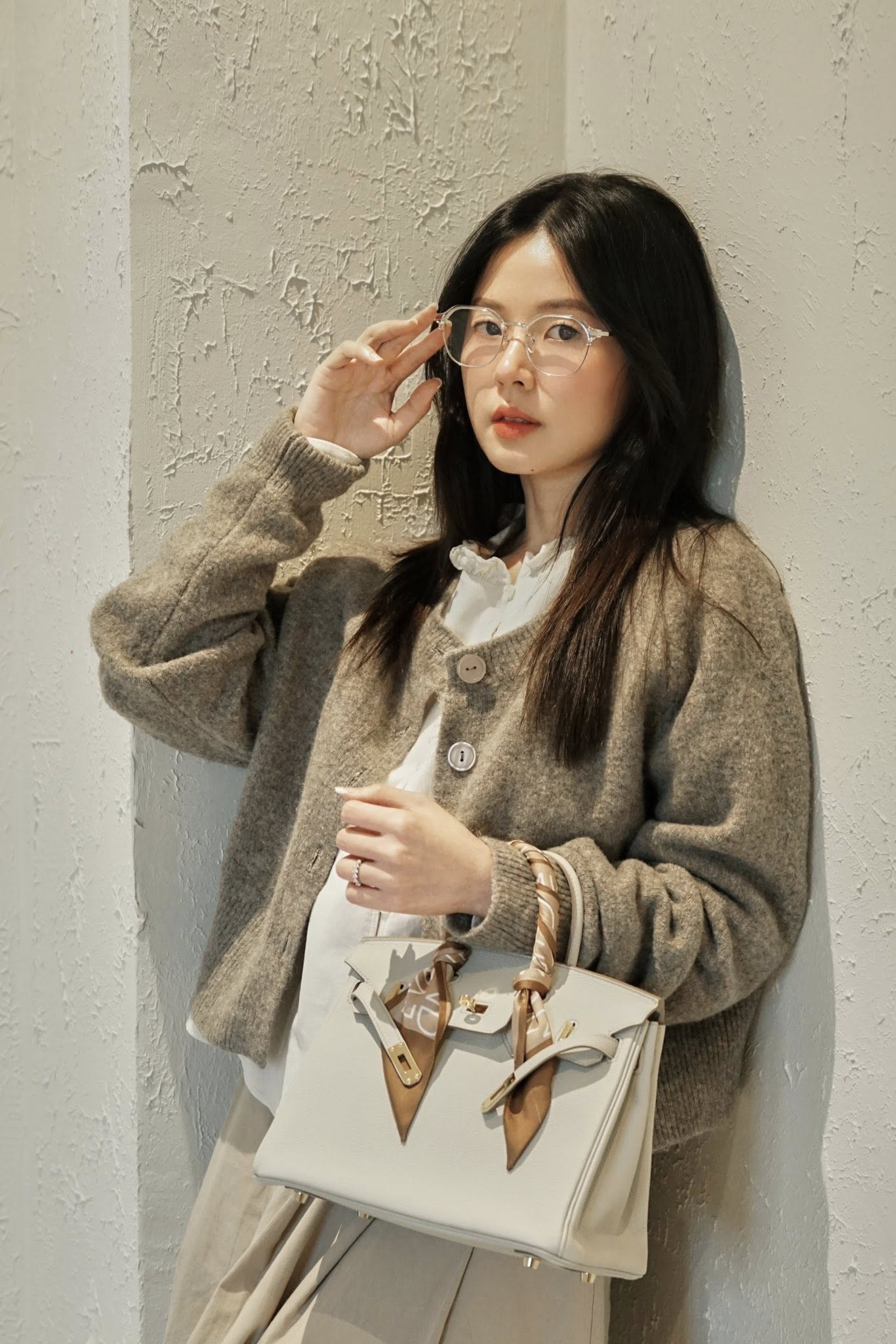 Giảng vi&ecirc;n đại học TP.HCM l&agrave; con d&acirc;u tập đo&agrave;n danh tiếng: Nhan sắc v&agrave; tuổi thật ch&ecirc;nh lệch đ&aacute;ng kể!- Ảnh 2.