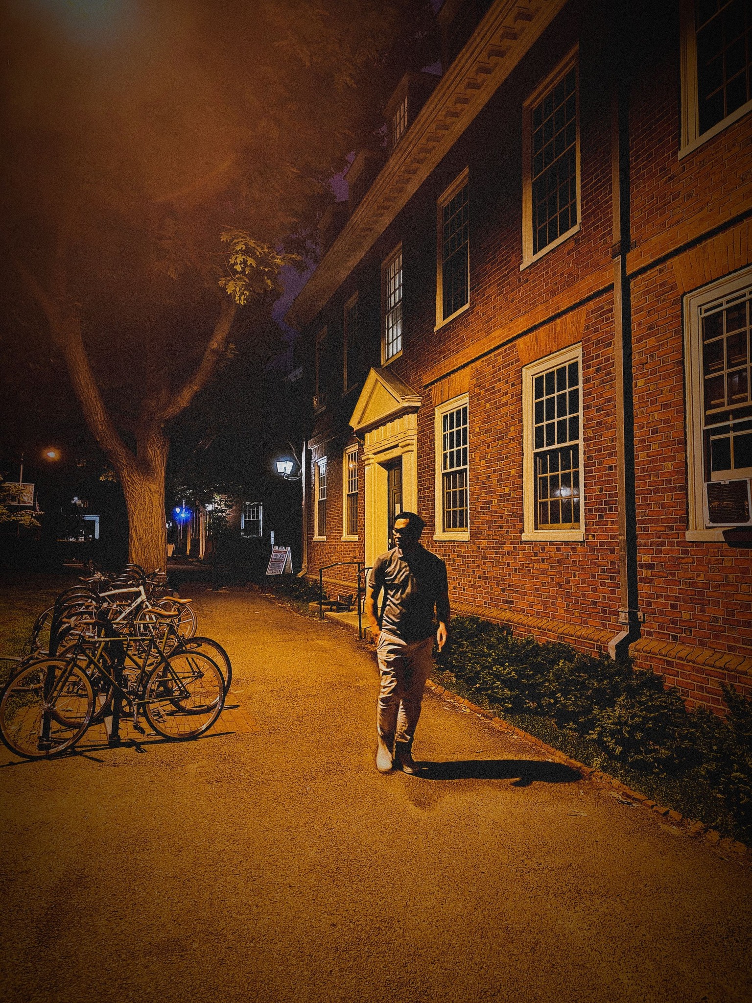 Từ c&acirc;u chuyện của Chu Pal, thạc sĩ Tuyển sinh ĐH h&agrave;ng đầu thế giới n&ecirc;u quan điểm: Than ngh&egrave;o cũng kh&ocirc;ng c&oacute; g&igrave; sai!- Ảnh 2.