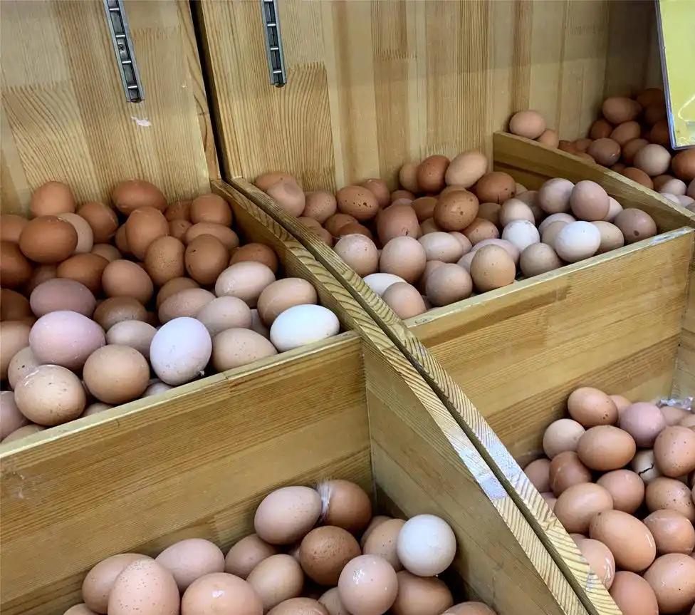 Giải m&atilde; trứng đ&oacute;ng khay trong si&ecirc;u thị: Nh&acirc;n vi&ecirc;n n&oacute;i thẳng "khay n&agrave;o n&ecirc;n tr&aacute;nh"- Ảnh 1.