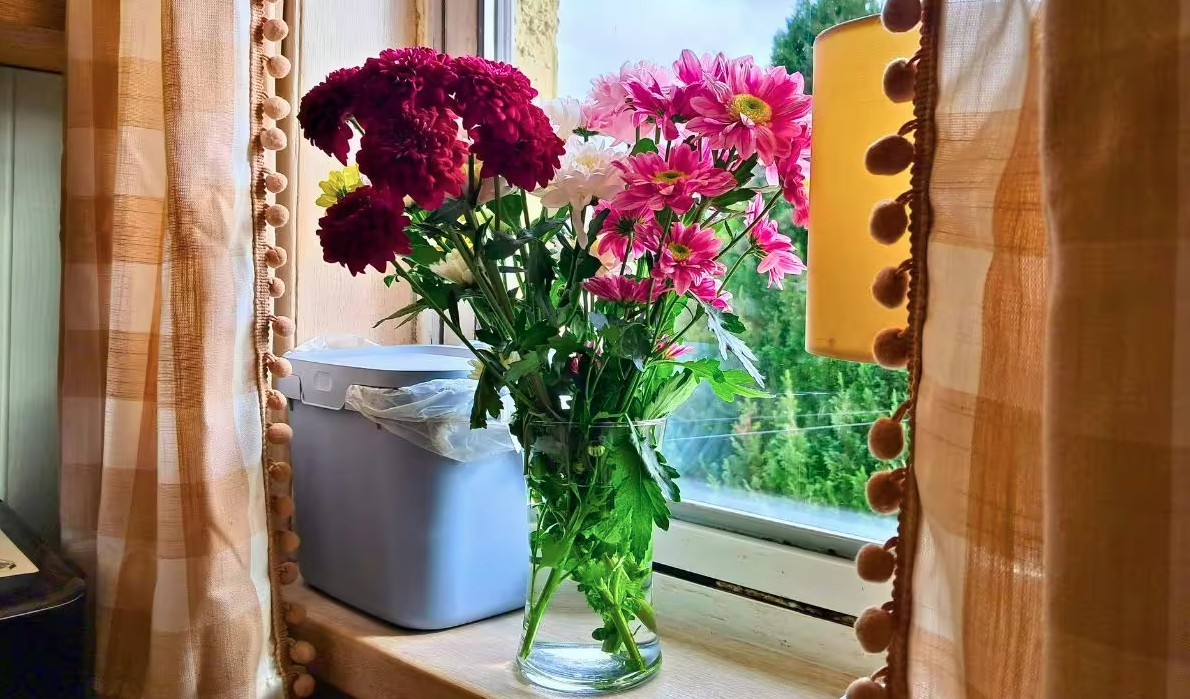 Mua hoa về cắm, đừng bao giờ đặt ở vị tr&iacute; n&agrave;y trong nh&agrave;- Ảnh 1.