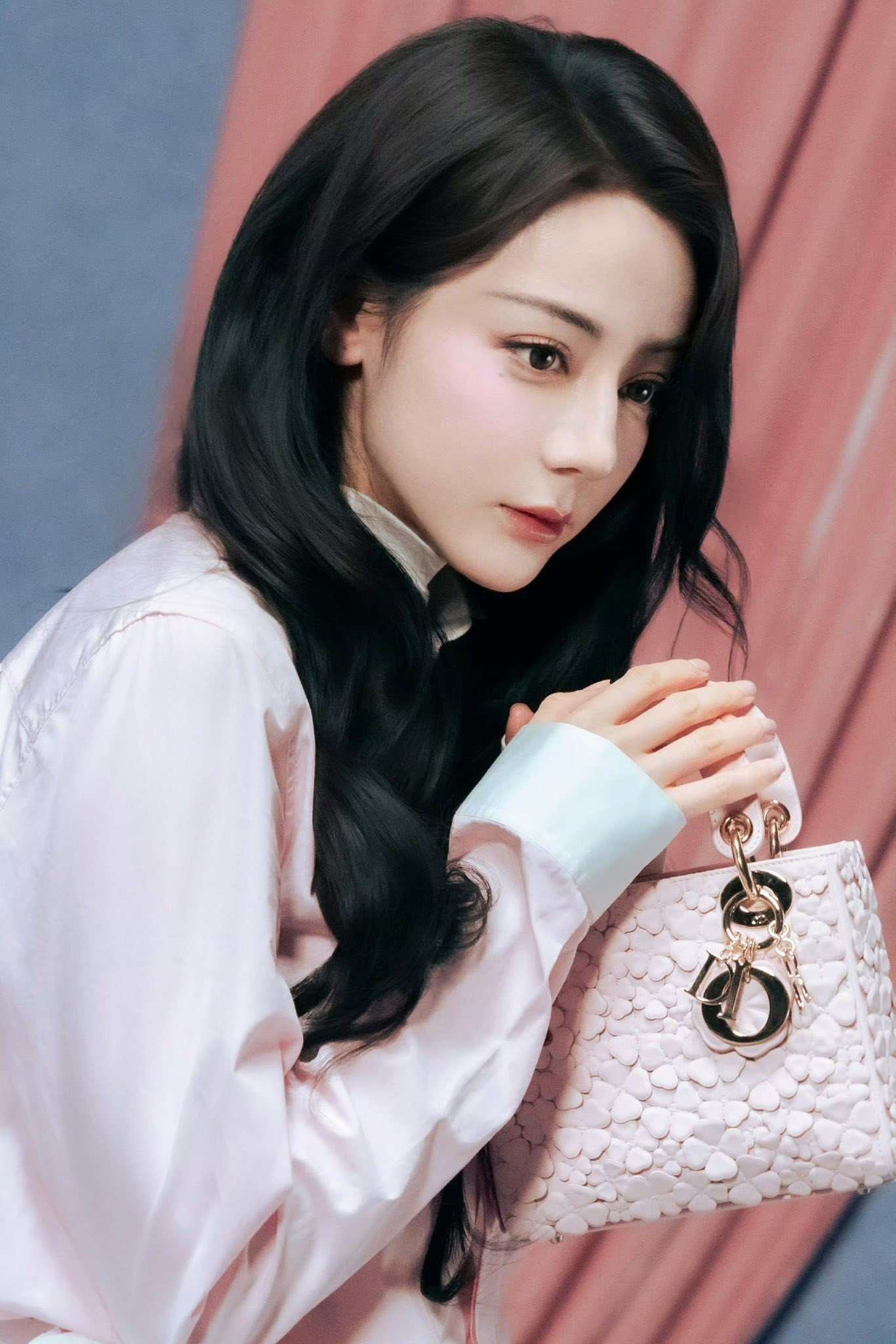 Địch Lệ Nhiệt Ba t&ecirc; liệt ho&agrave;n to&agrave;n- Ảnh 6.