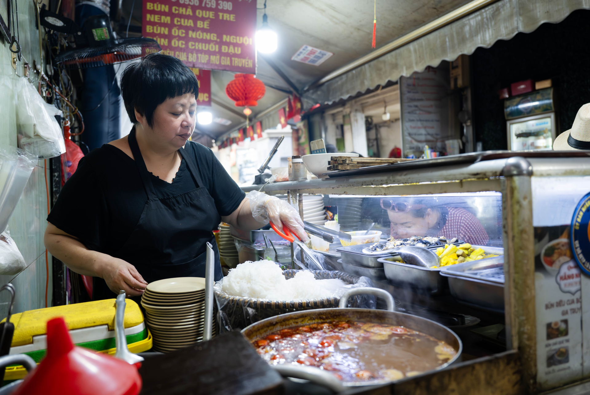 Ồn &agrave;o b&aacute;t b&uacute;n ri&ecirc;u 80k ở chợ Đồng Xu&acirc;n: B&agrave; chủ tố Tiktoker &ldquo;n&oacute;i sai sự thật&rdquo;, Quan Kh&ocirc;ng Gờ phản ph&aacute;o!- Ảnh 6.