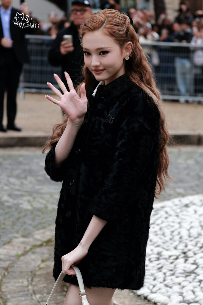 B&eacute; g&aacute;i đẹp nhất thế giới nay l&agrave; ca sĩ nổi tiếng: Nhan sắc ng&agrave;y c&agrave;ng kh&aacute;c lạ, vừa lớn đ&atilde; x&oacute;a sổ qu&aacute; khứ- Ảnh 11.