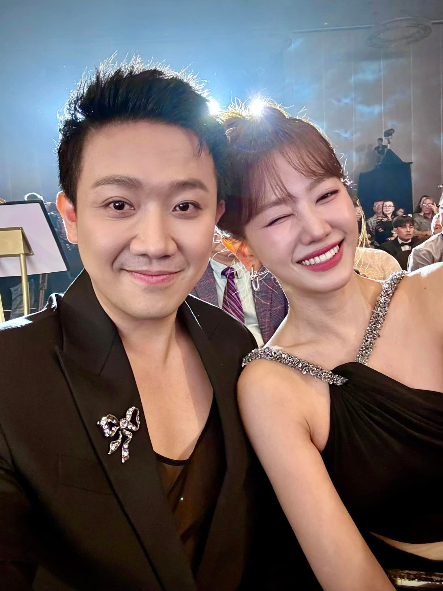 Cận cảnh căn hộ của Trấn Th&agrave;nh - Hari Won: Ngắm trọn th&agrave;nh phố từ view ban c&ocirc;ng, ri&ecirc;ng tiền nội thất ngốn 5 tỷ- Ảnh 1.