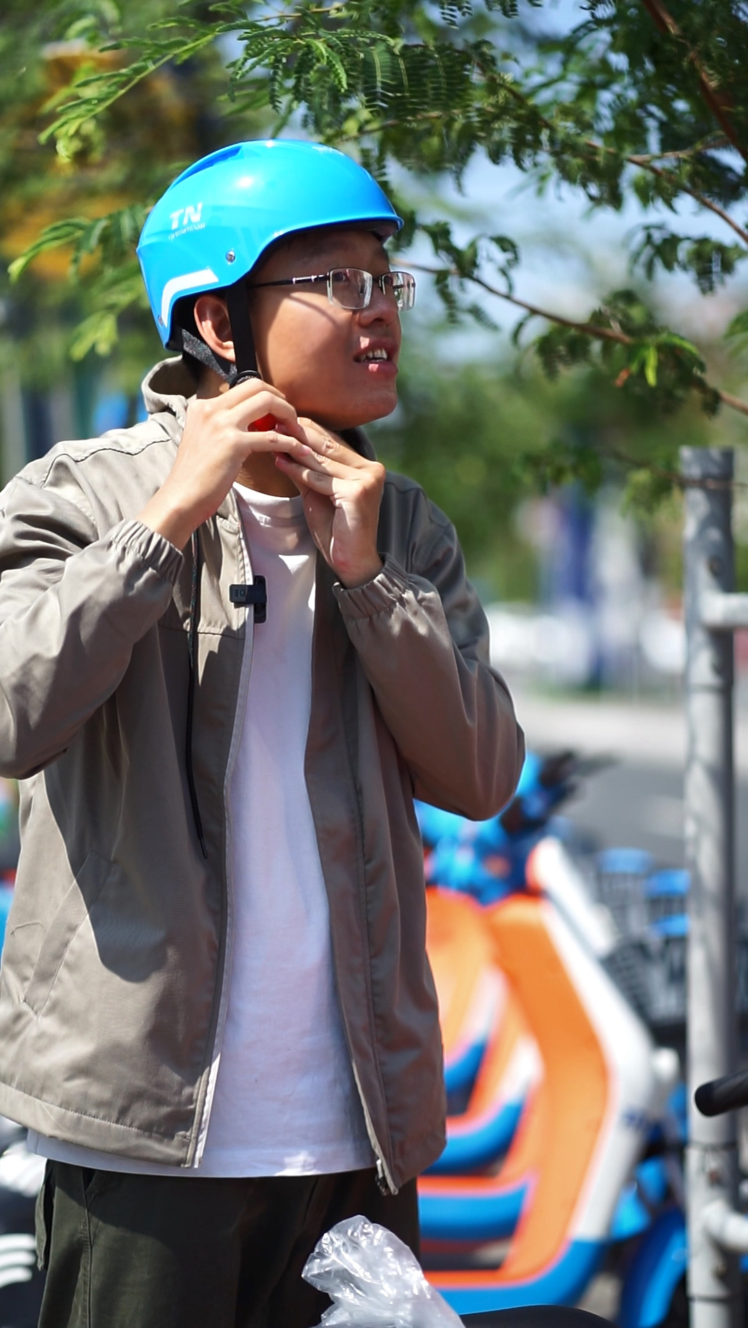 Đi thử xe đạp điện c&ocirc;ng cộng ở TP.HCM: Mở xe trong v&agrave;i gi&acirc;y nhưng c&oacute; những pha &ldquo;đứng h&igrave;nh&rdquo;- Ảnh 1.