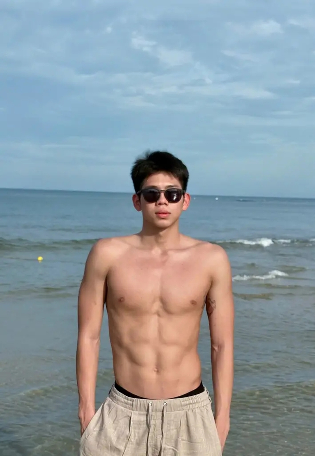 C&aacute;ch nam thần bơi lội thế hệ mới - Quang Thuấn - em trai &Aacute;nh Vi&ecirc;n tr&aacute;nh bị tổn thương v&igrave; chuyện t&igrave;nh cảm- Ảnh 4.